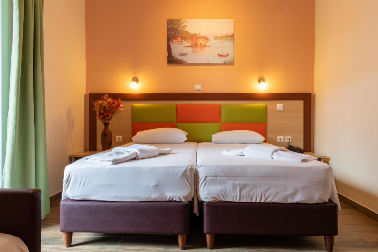 DOUBLE ROOM