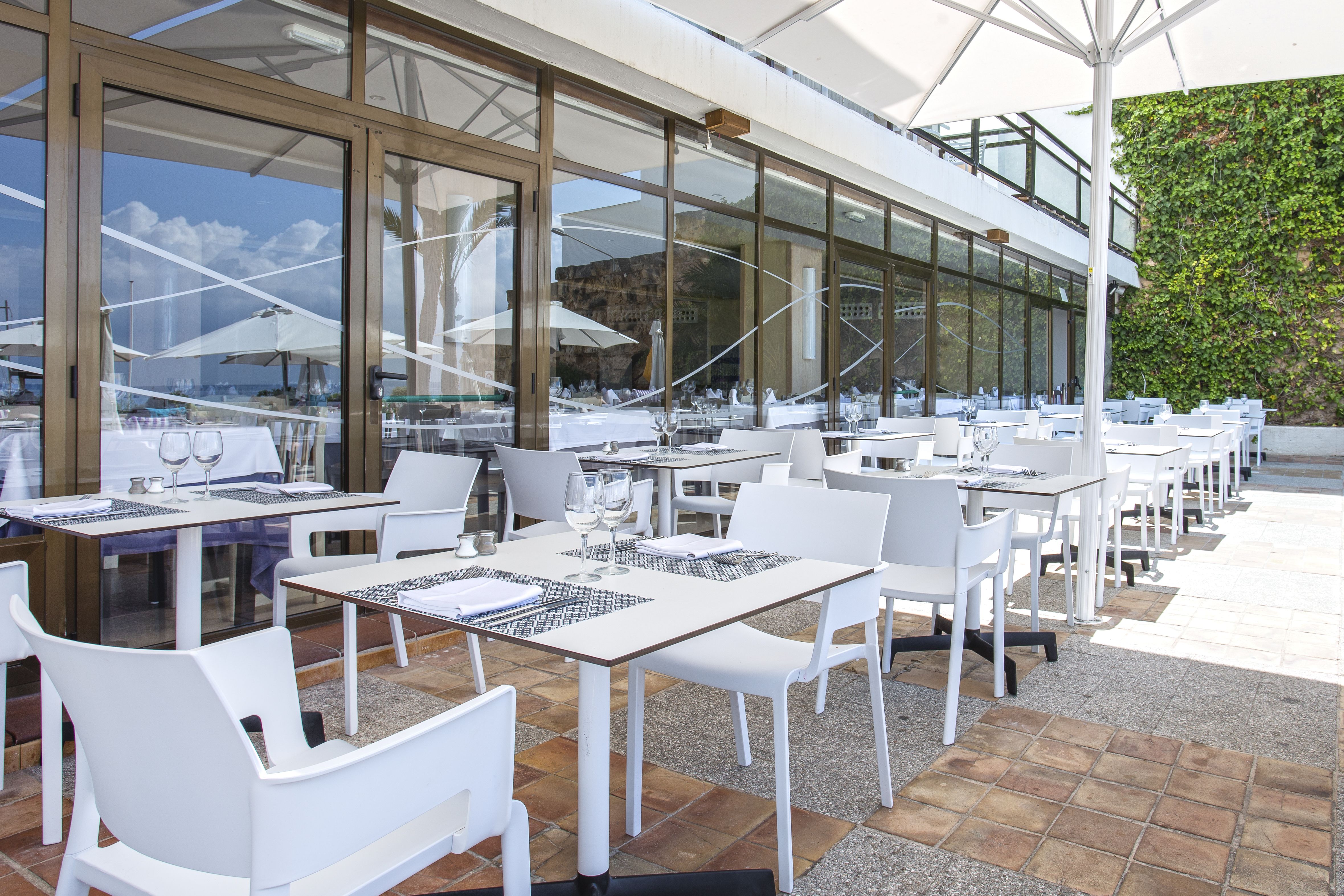 MAIN RESTAURANT