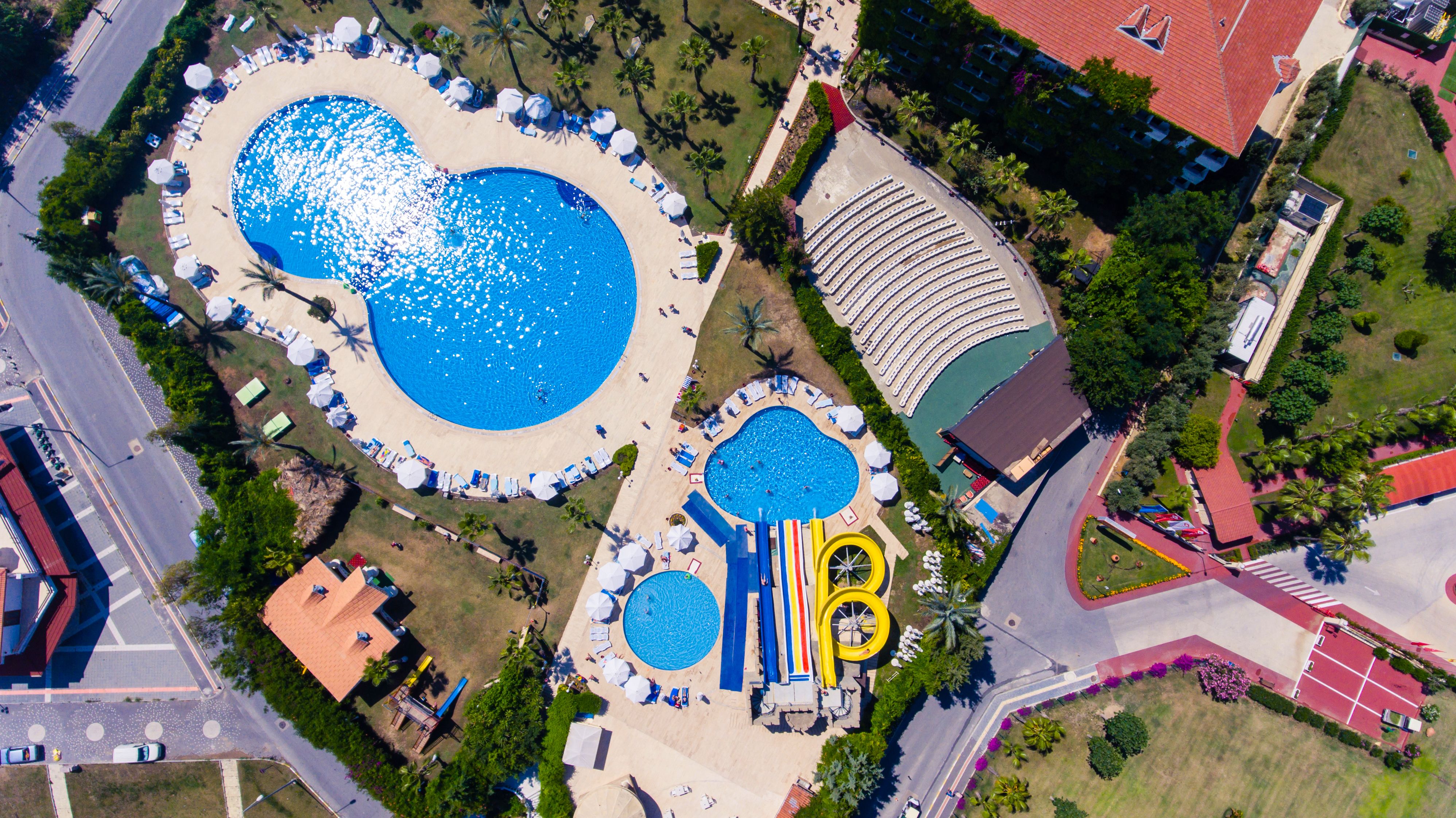 Piscina deschisă
