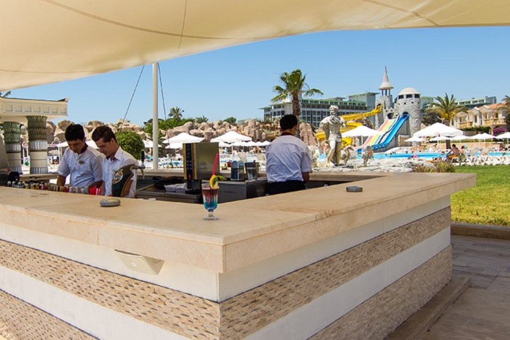 HILARIA GAZEBO BAR