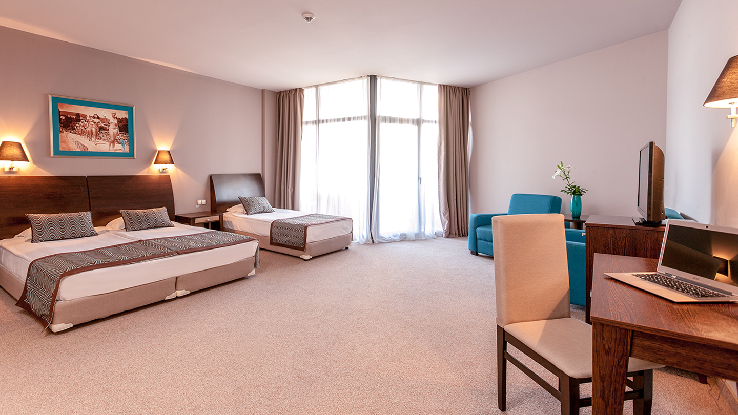 Twin Standard FamilyRoom (Balcony)