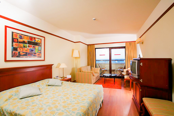 Bodrum, Hotel Aegean Dream, camera, vedere mare, pat, TV.jpg
