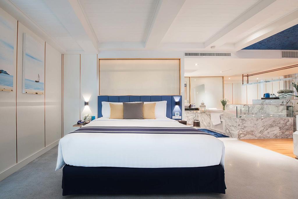 Ocean Front Suite