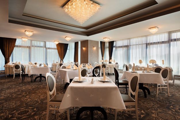 restaurant2.jpg
