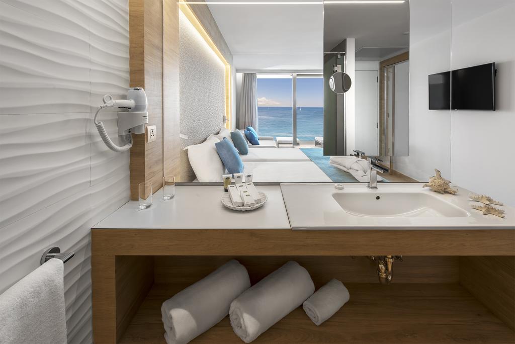 DOUBLE DELUXE ARTEMISA FRONT SEA VIEW TERRACE