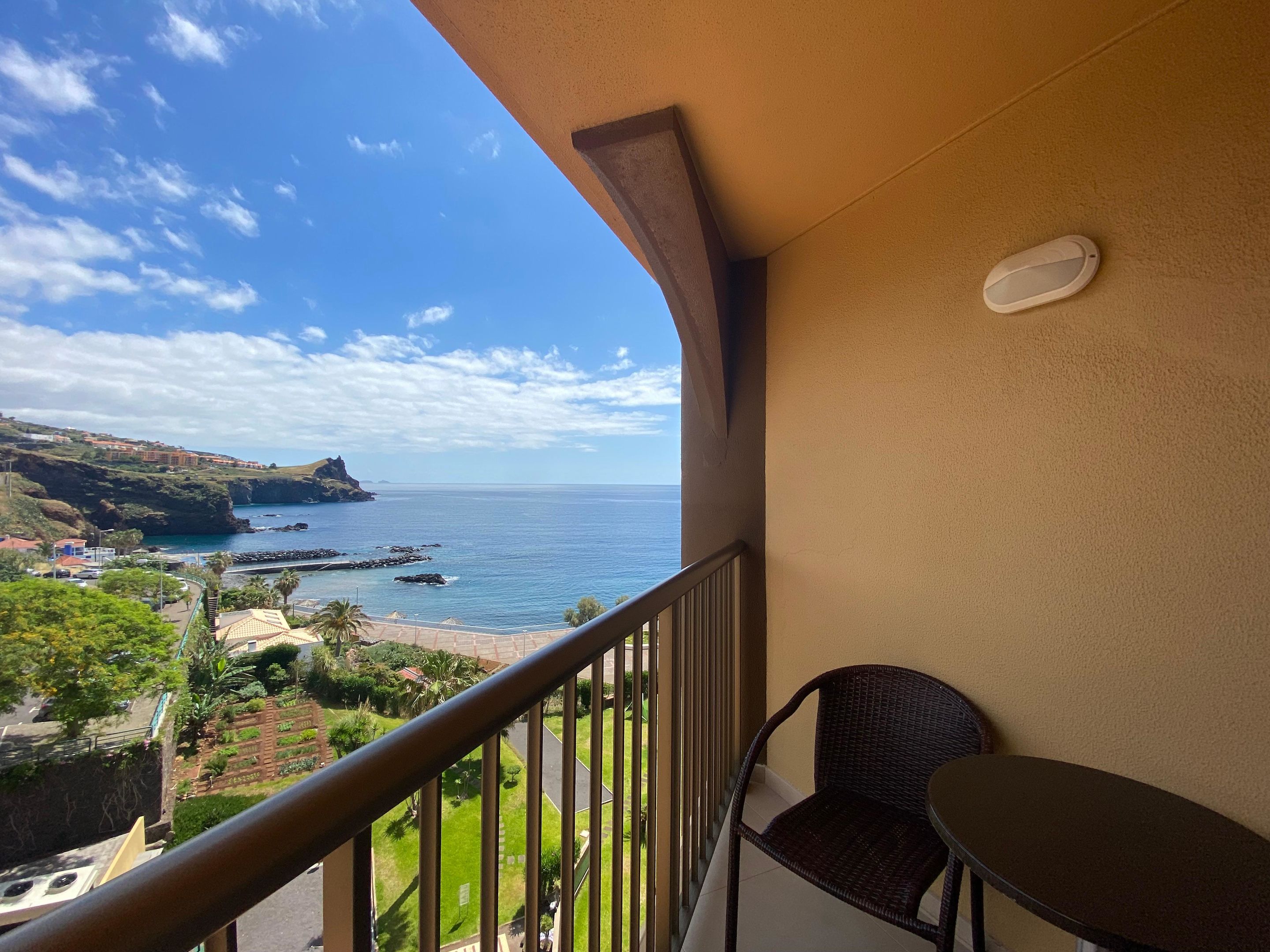 Twin Partial Sea View