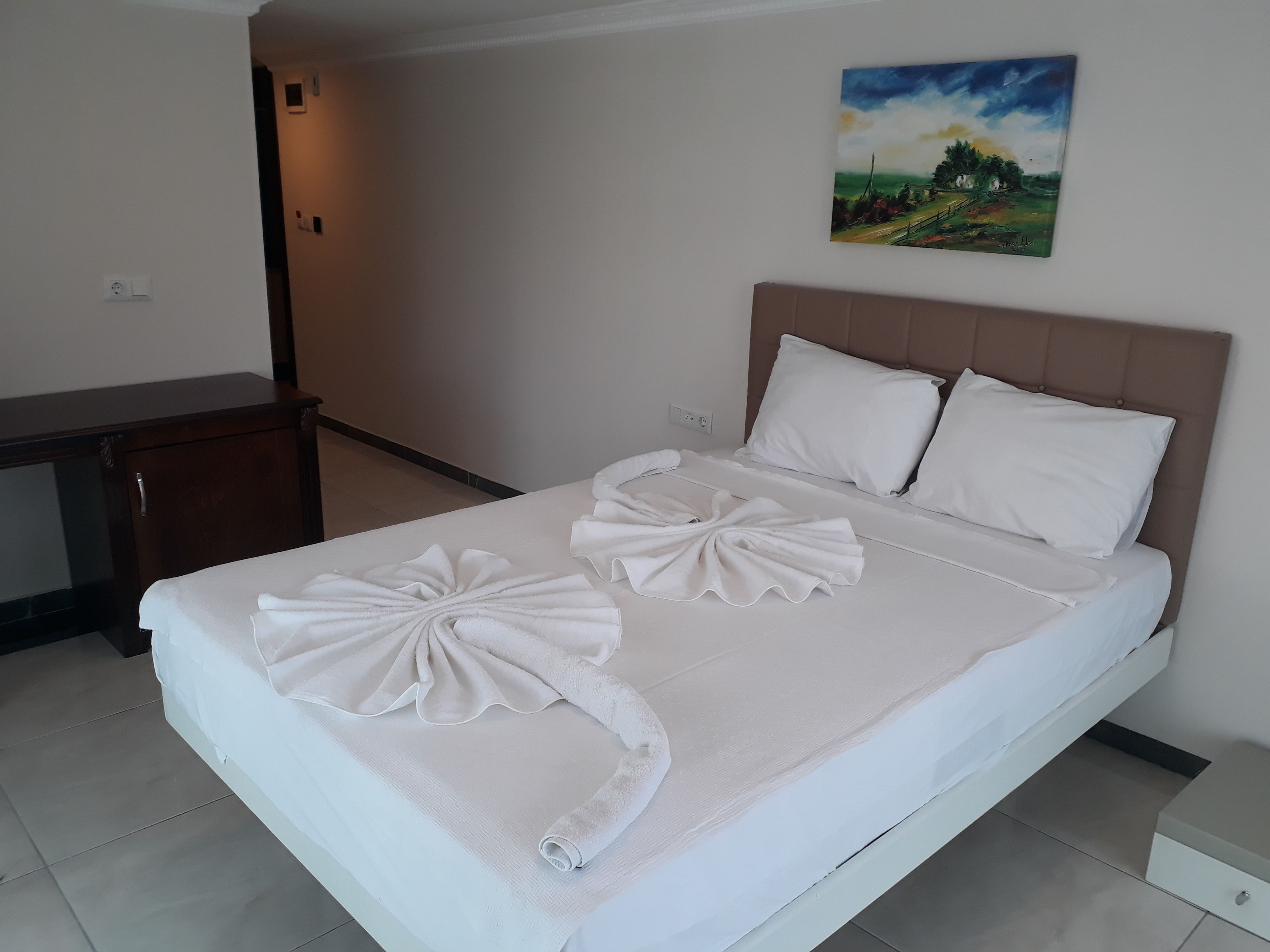 PROMO ROOM