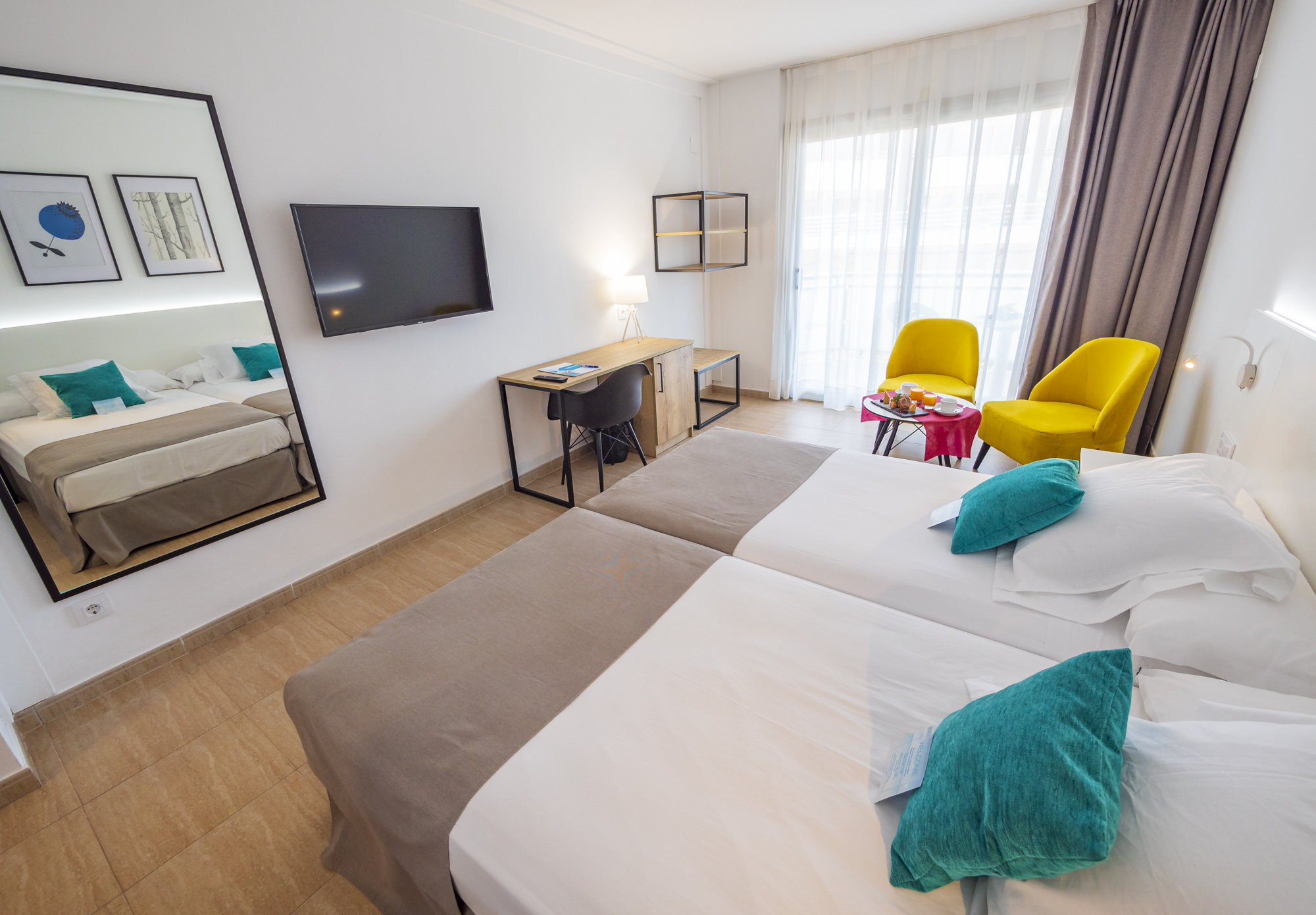 PREMIUM ROOM