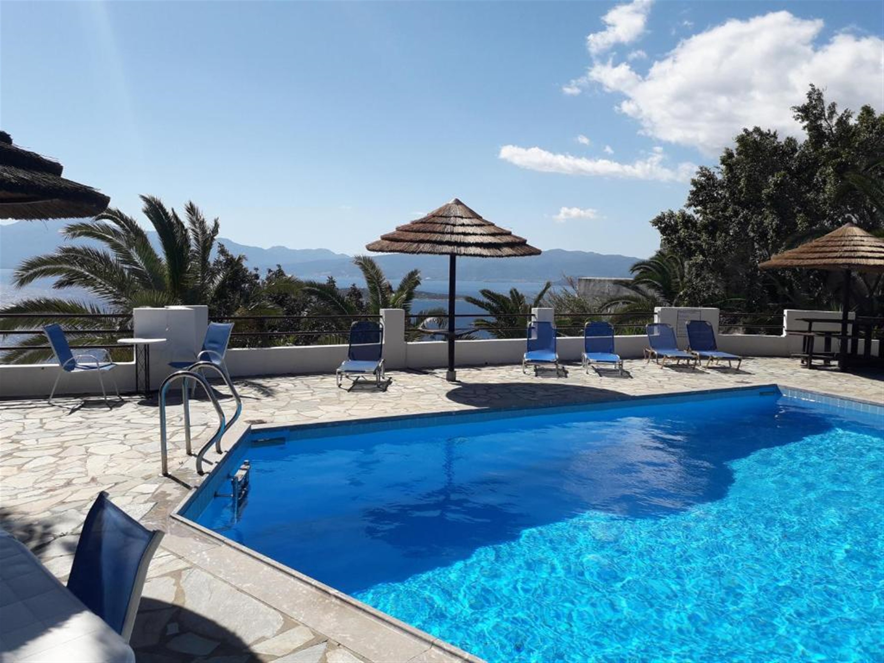 Piscina deschisă
