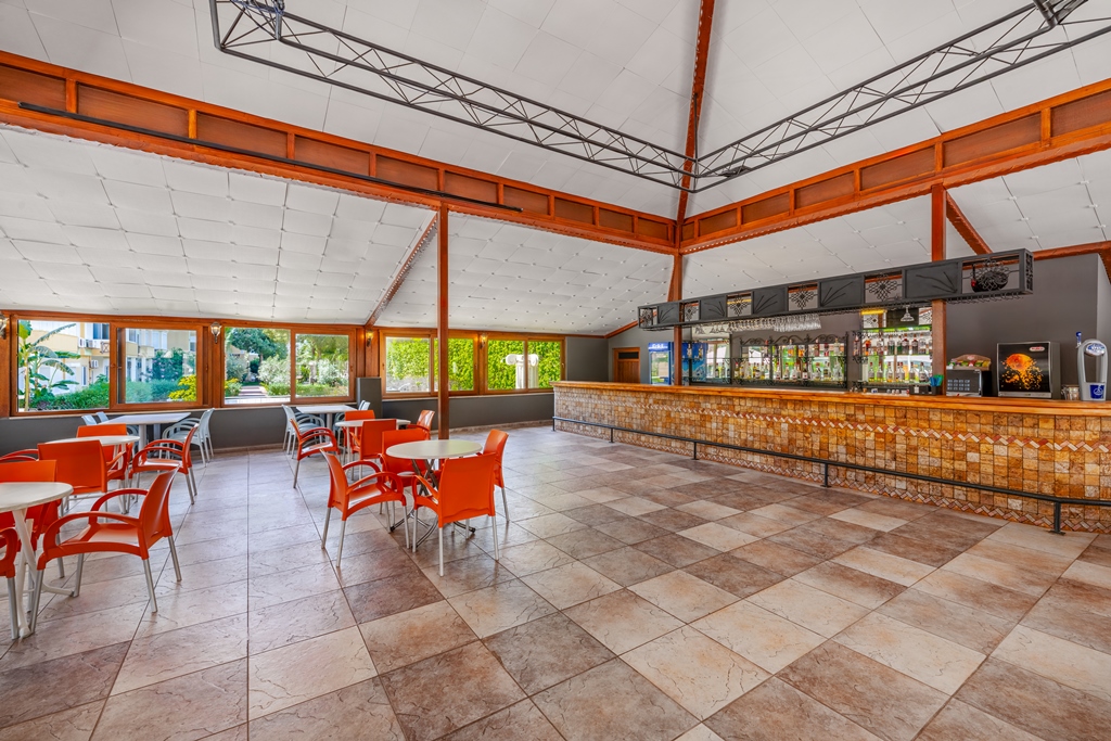 POOL BAR