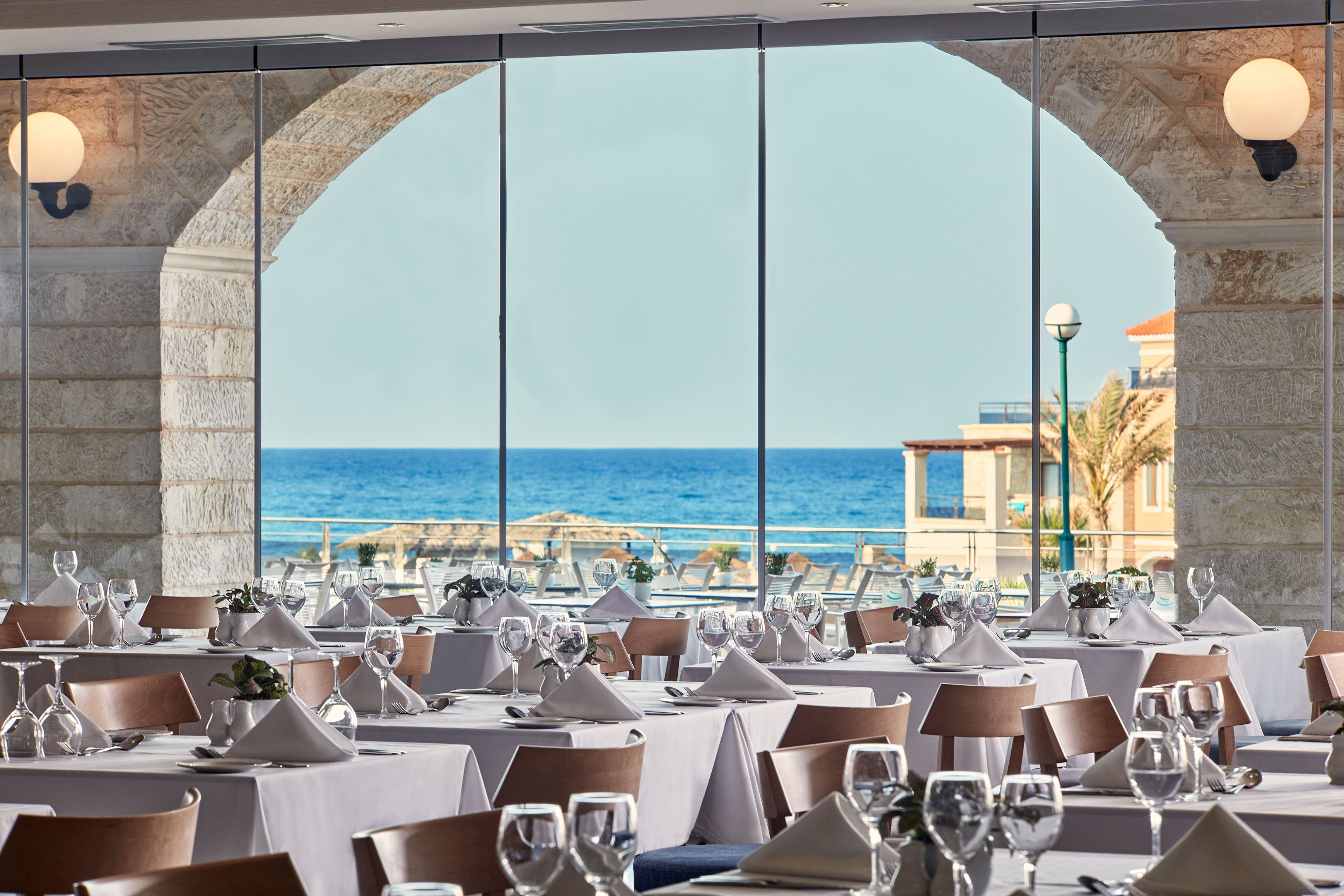 MAIN RESTAURANT