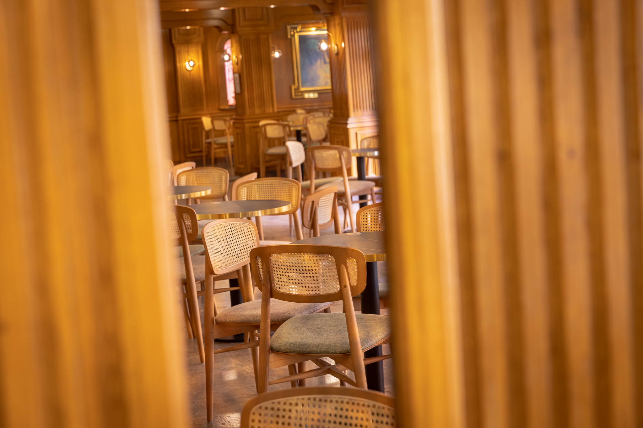 LOBBY BAR