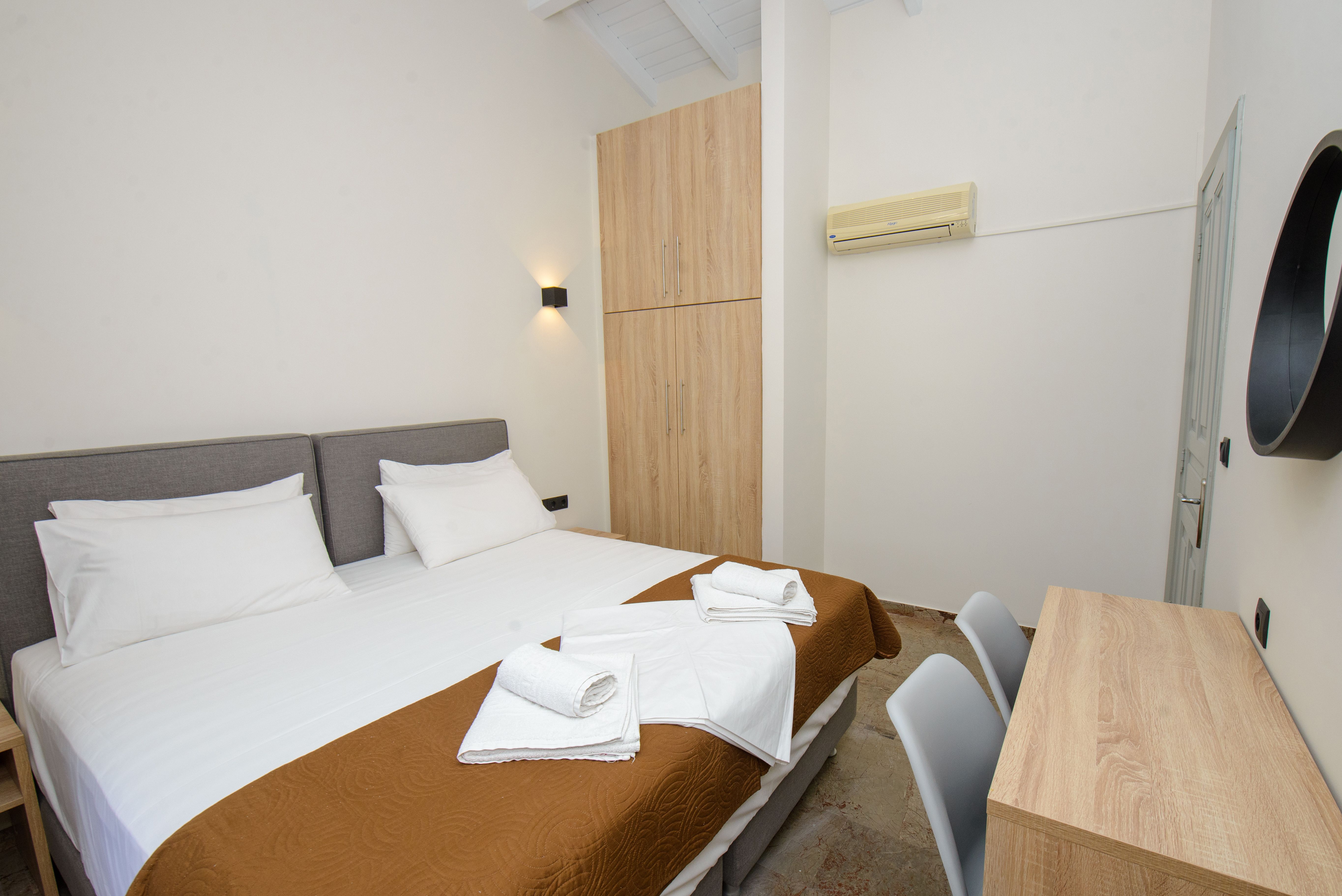1 BEDROOM APARTMENTS