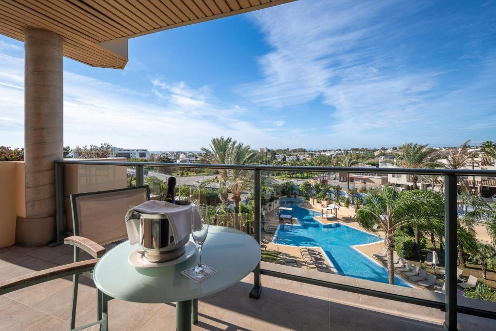 DELUXE POOL VIEW BALCONY OR TERRACE