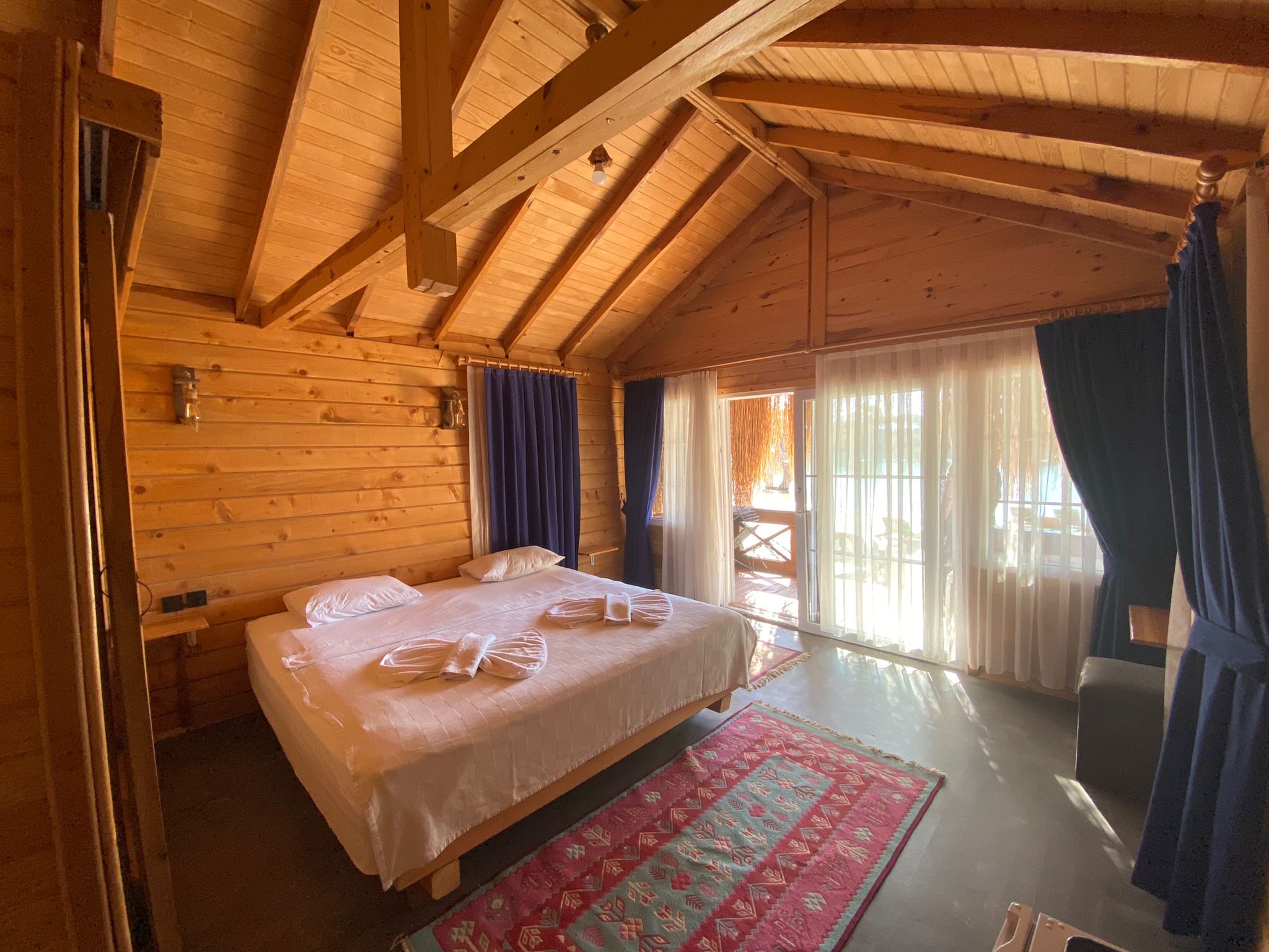 Lagoon Room