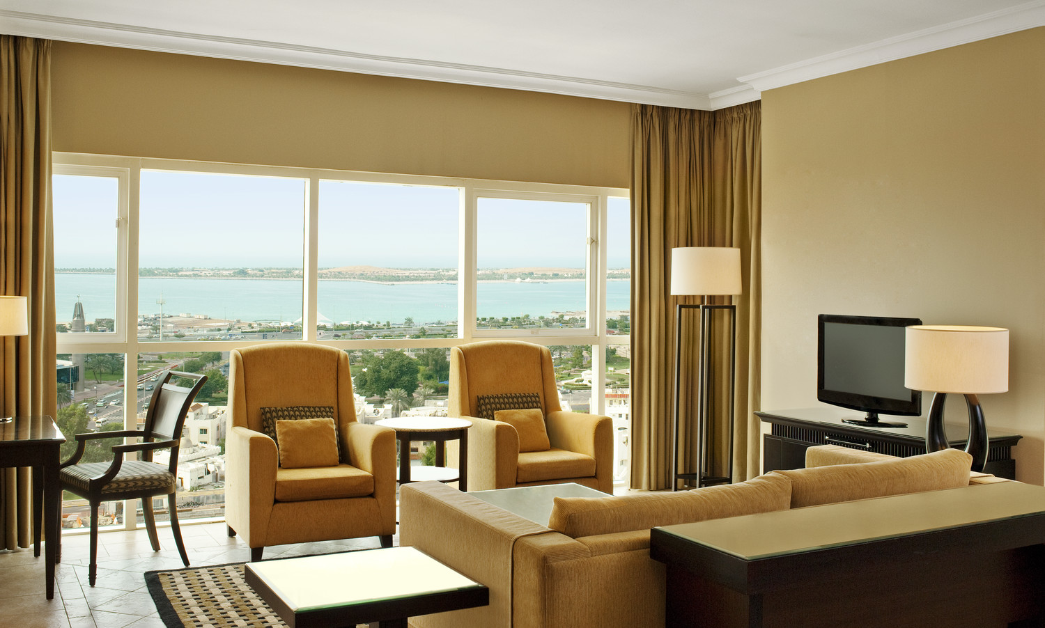 EXECUTIVE ROOM