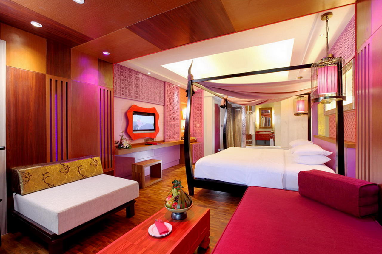 Sunset Spa Suite