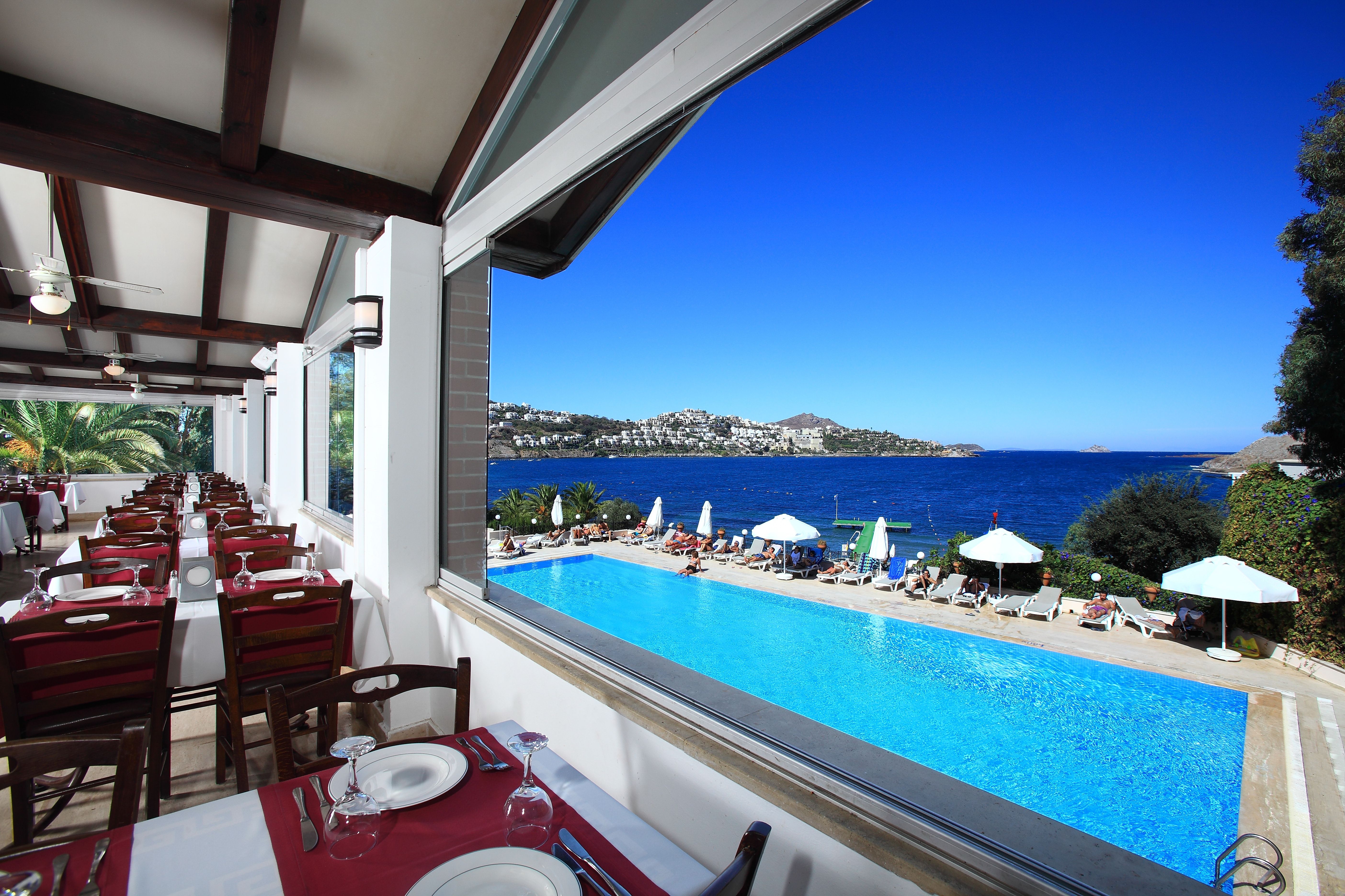 MAIN RESTAURANT
