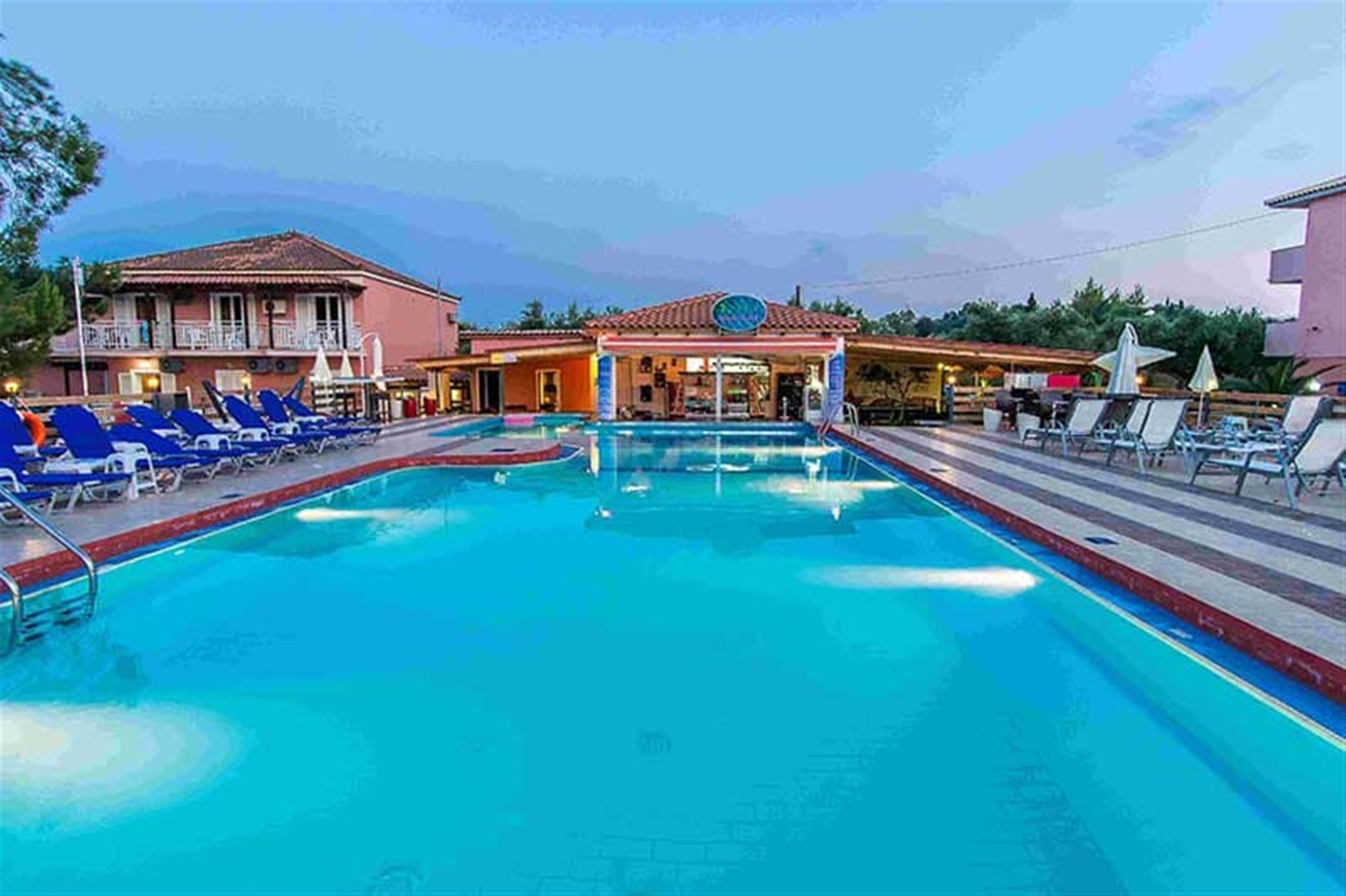 Piscina deschisă