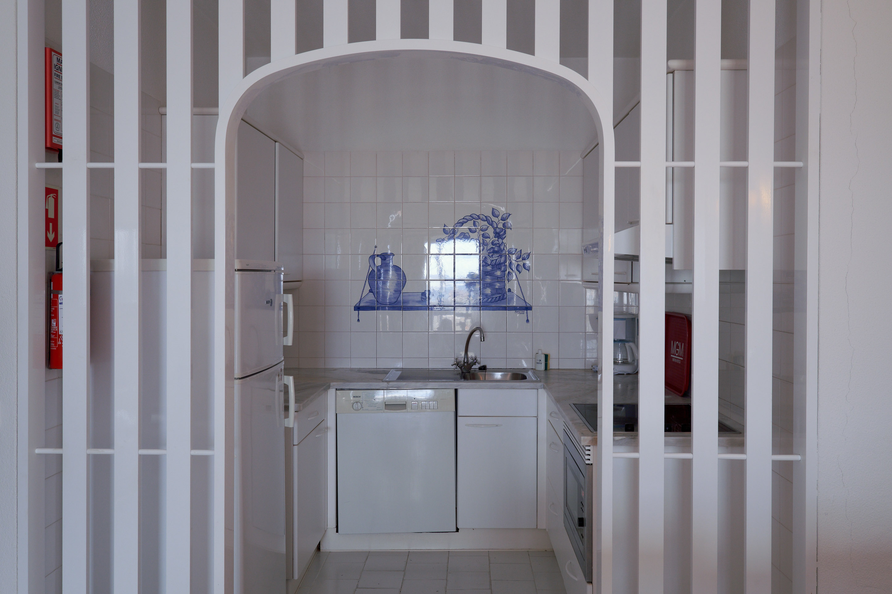 DELUXE ONE BEDROOM APARTMENT