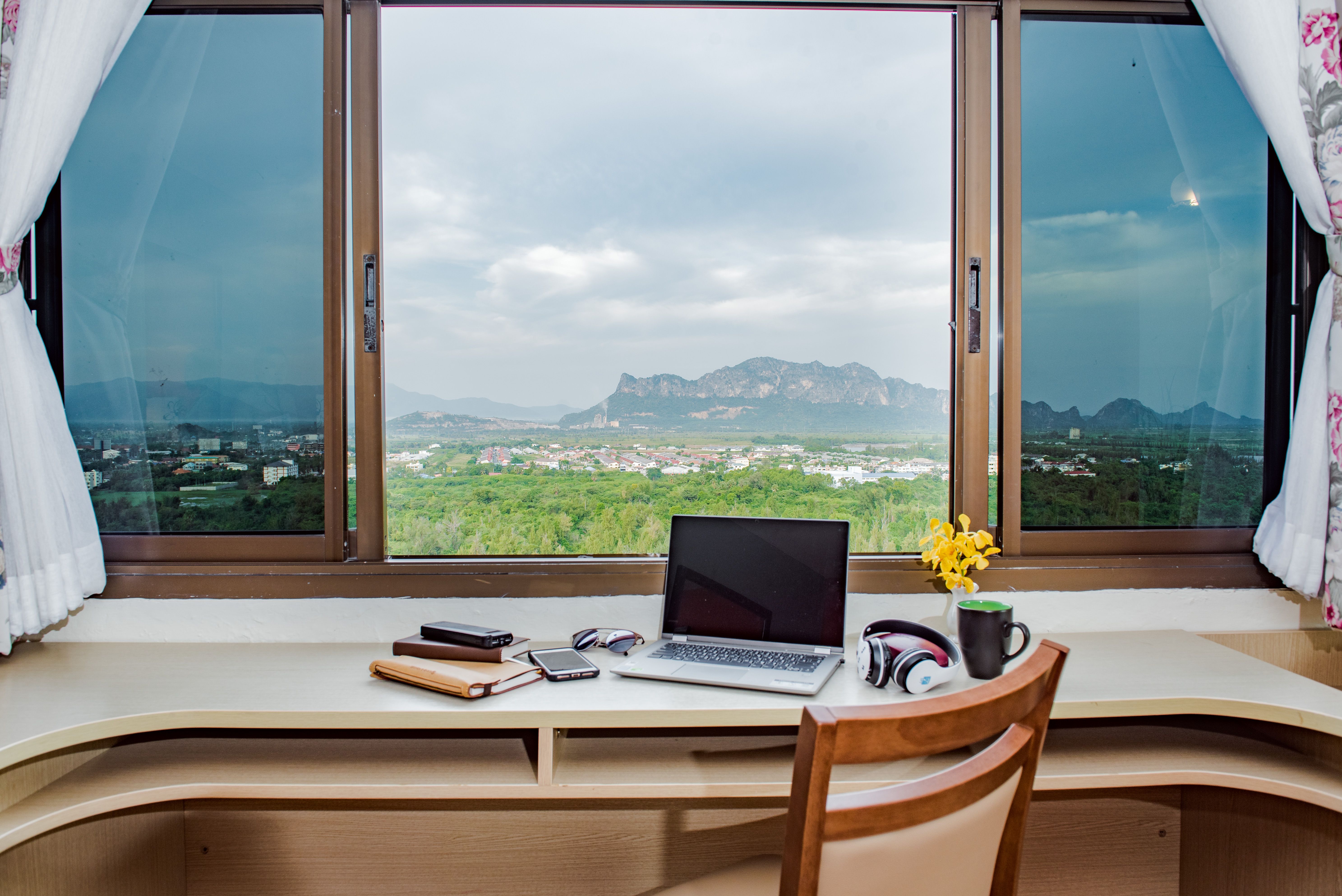Golden Premier Two View Suite