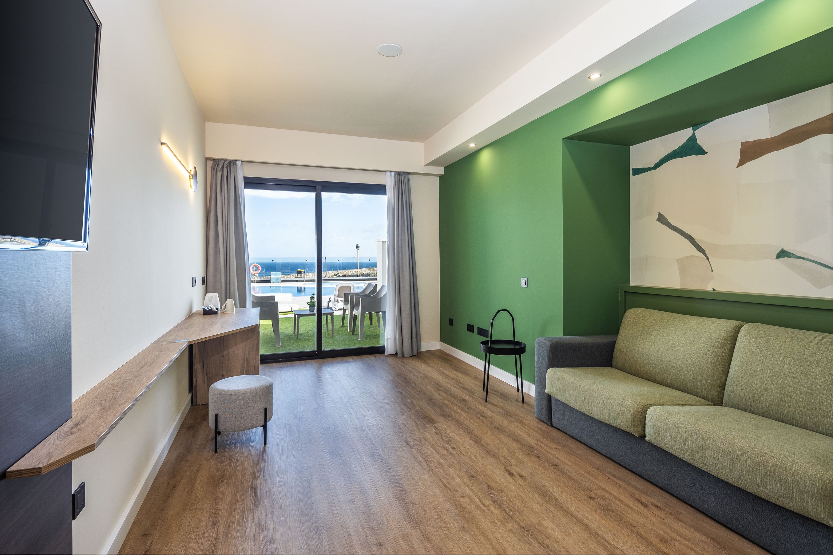 DOUBLE ROOM POOL VIEW WITH TERRACE