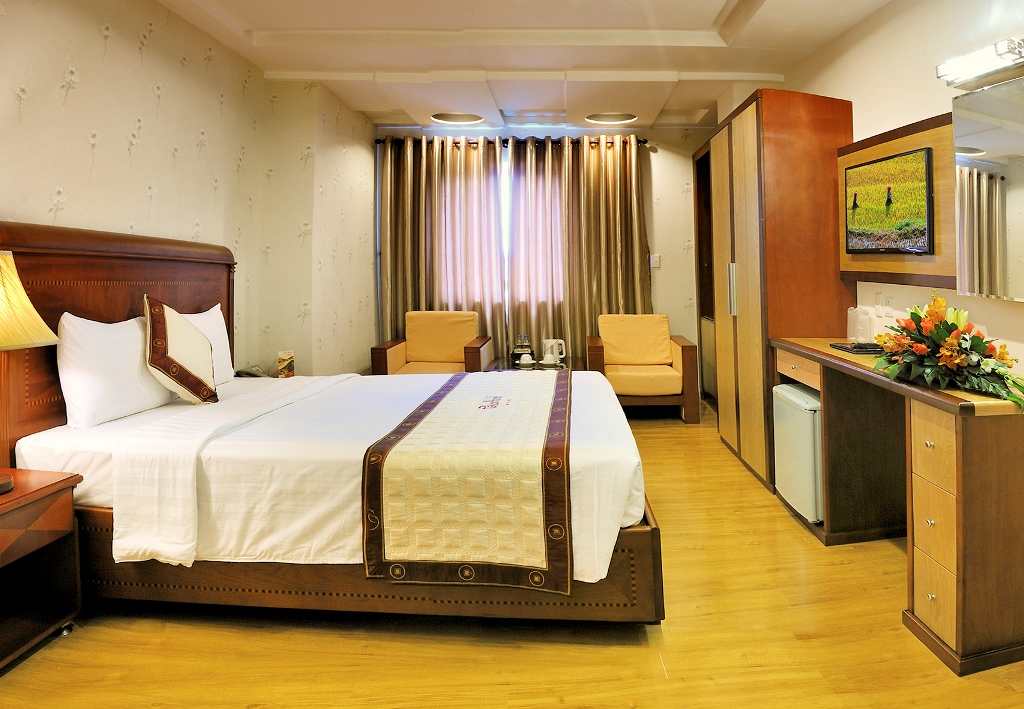 DELUXE ROOM