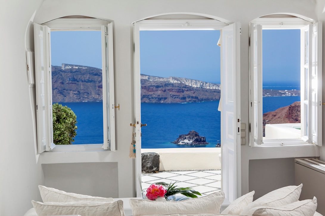 Canaves-Oia-Suites_301.jpg