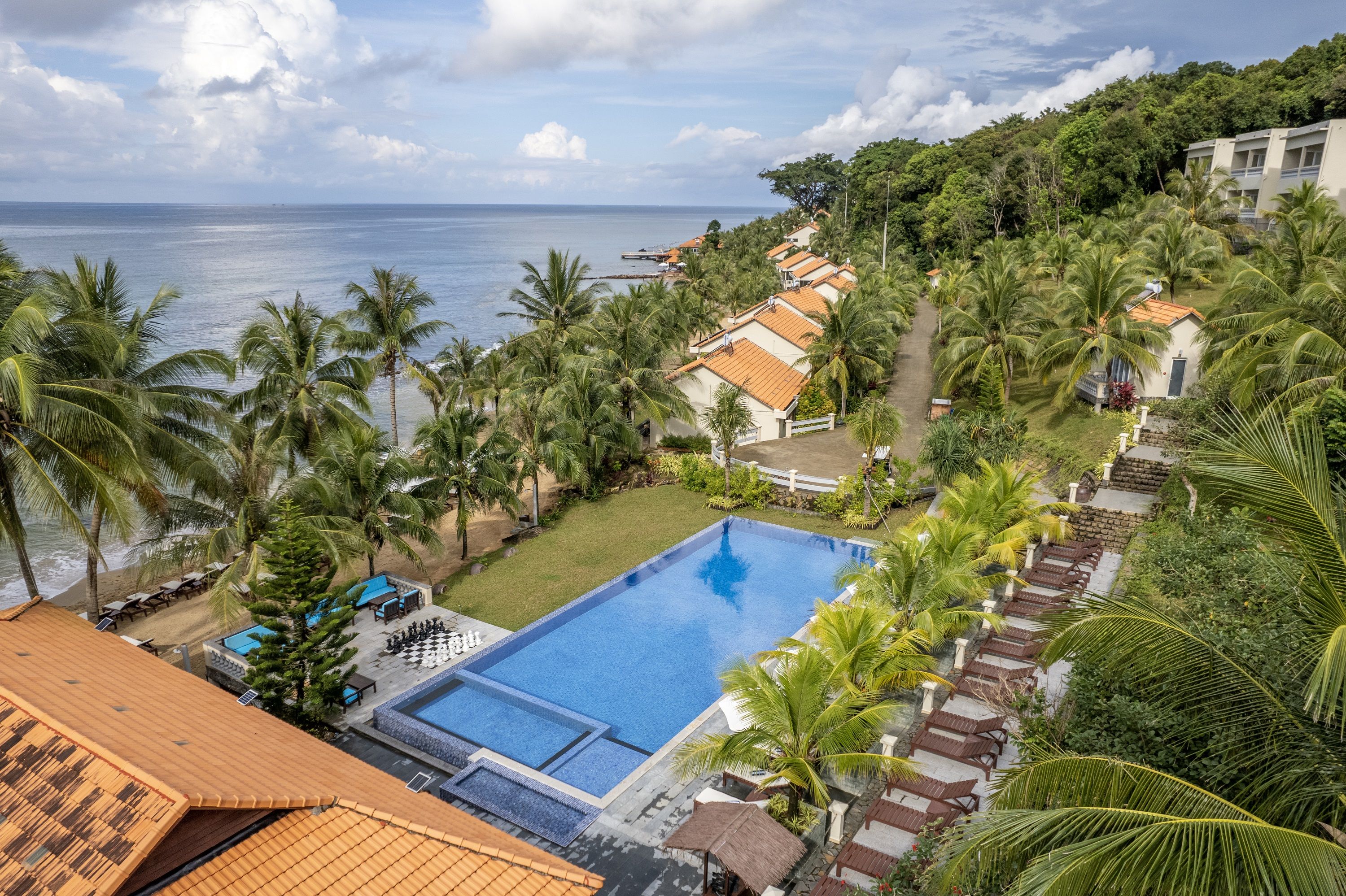 Piscina exterioara/interioara