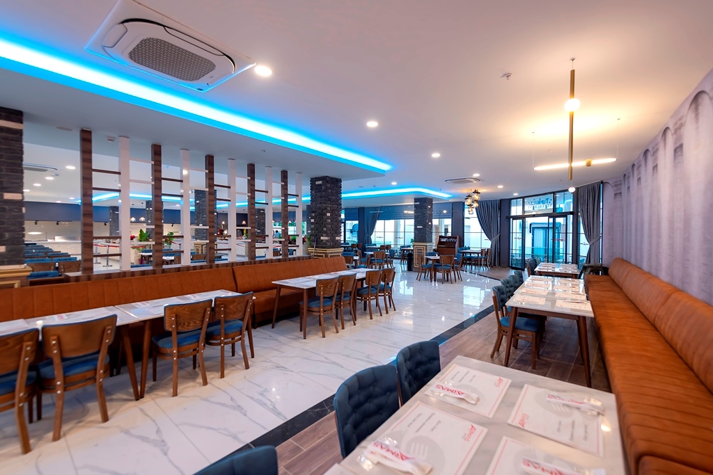 MAIN RESTAURANT