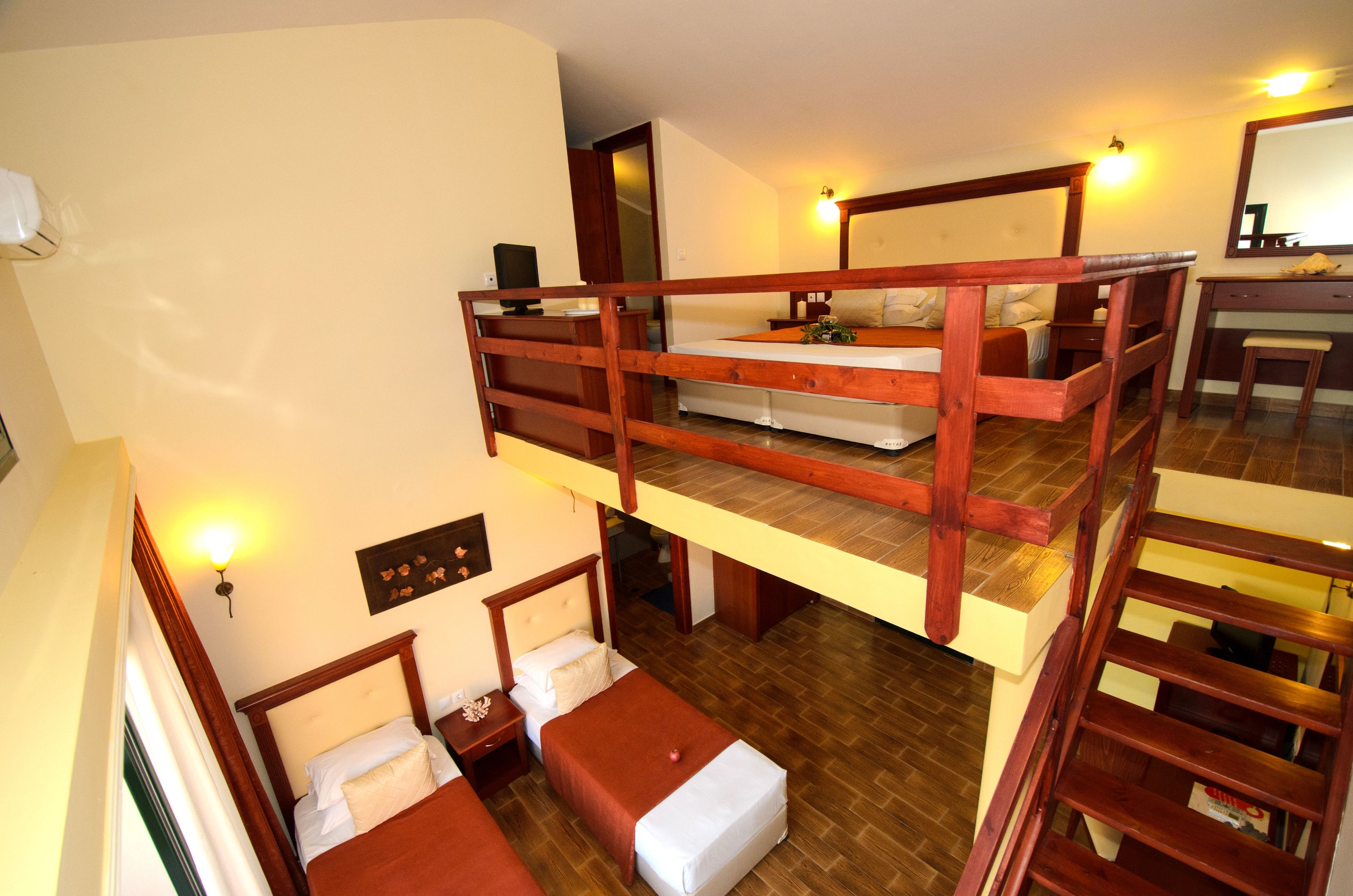 MAISONETTE BALCONY B
