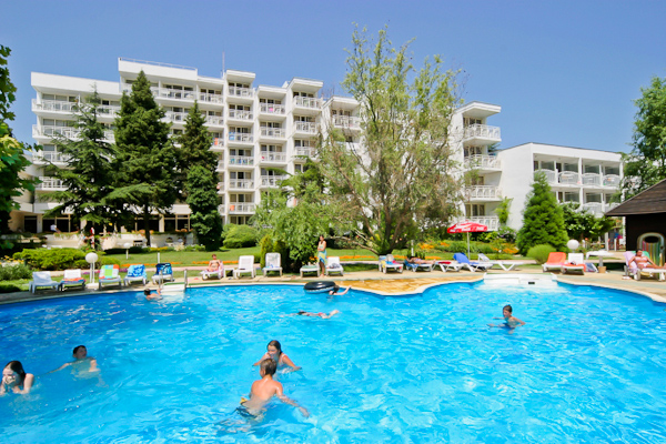 Albena, Hotel Sandy Beach, piscina exterioara.jpg