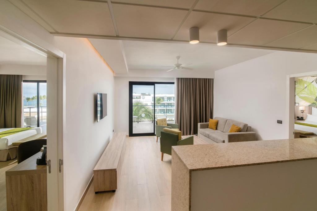 MASTER SUITE