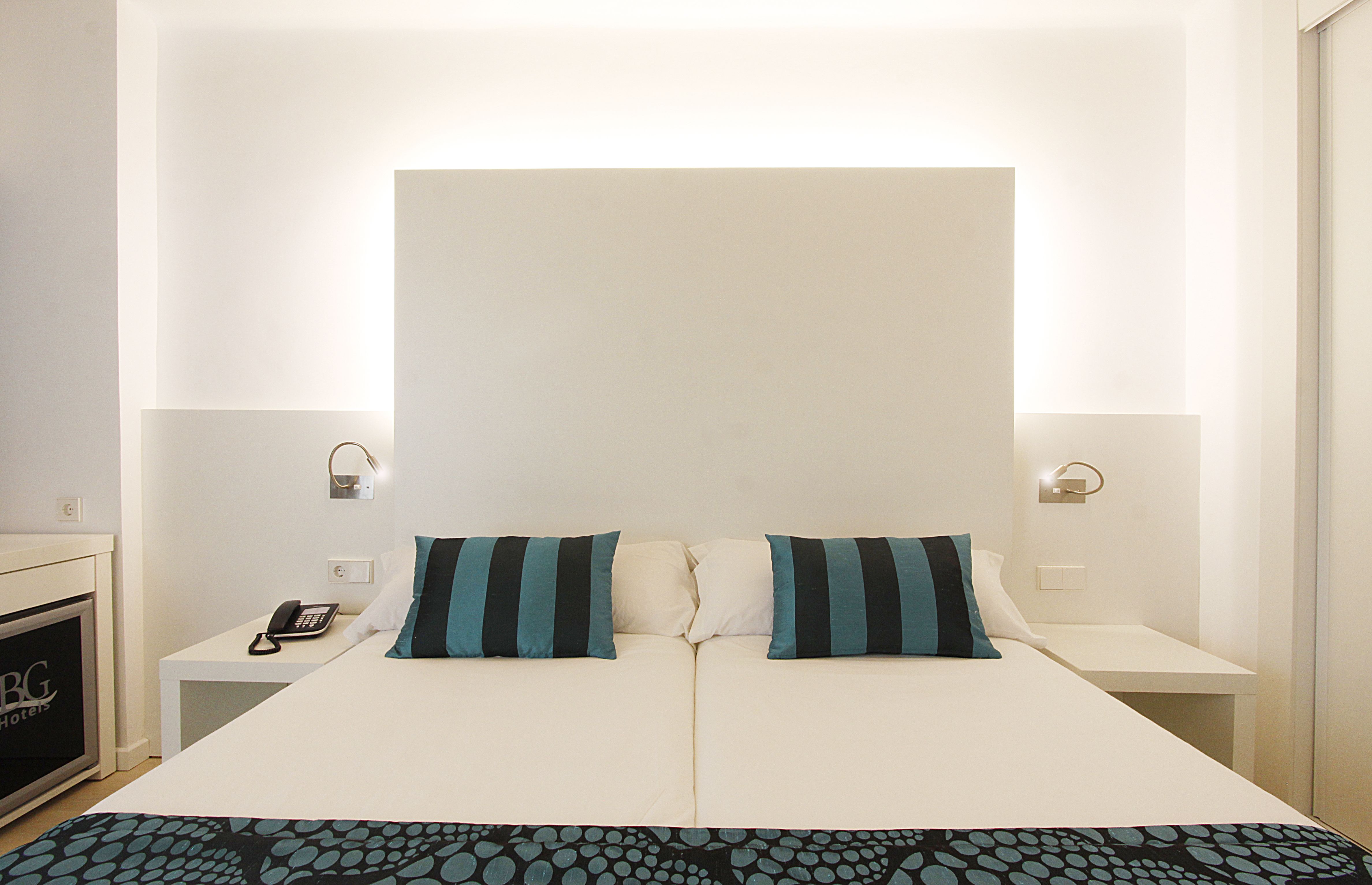 DOUBLE ROOM