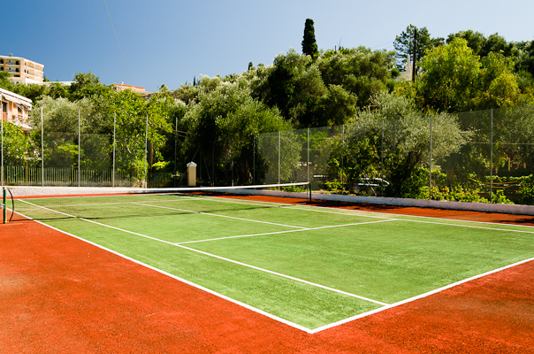 Corfu, Hotel Akrotiri Beach, teren tenis.jpg