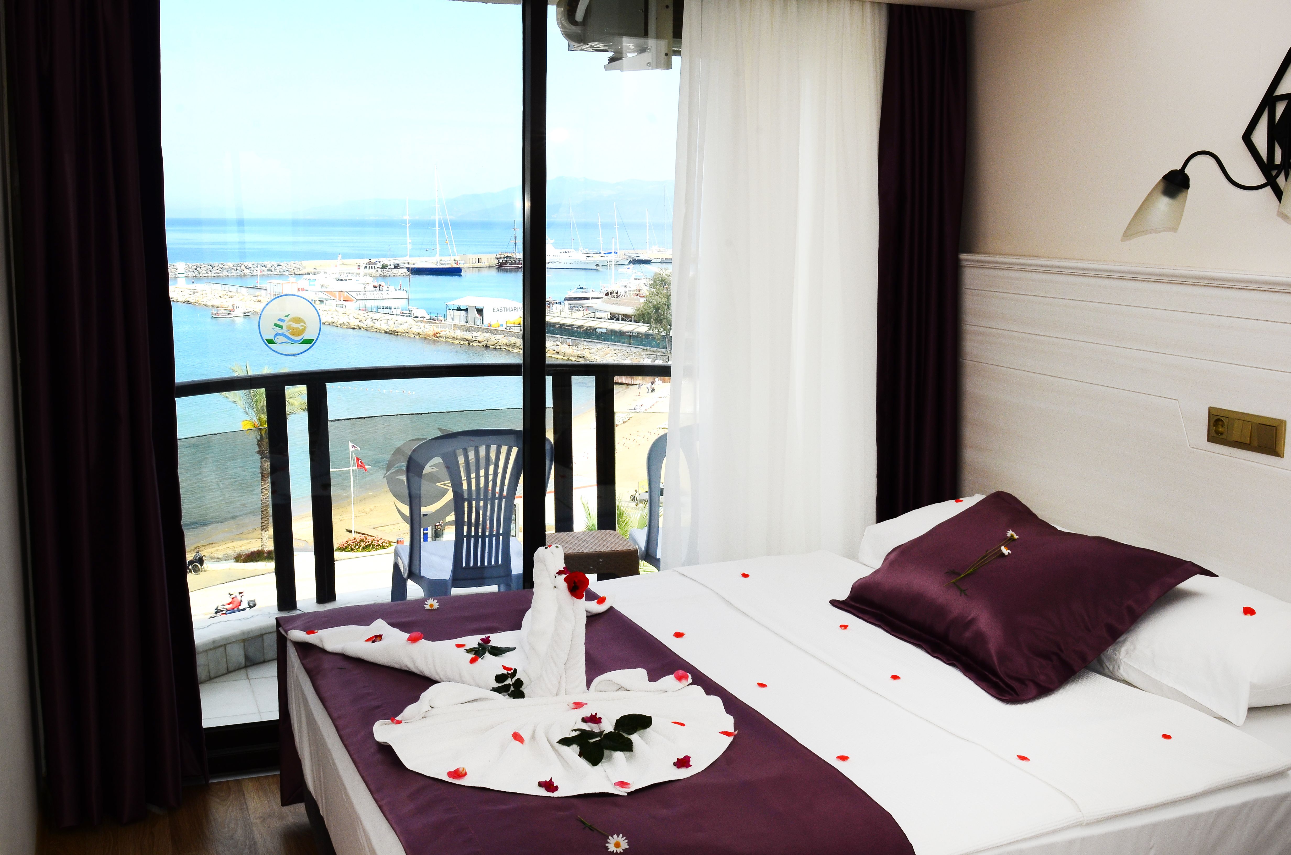 ROOM STANDARD SEAVIEW BALCONY OR TERRACE