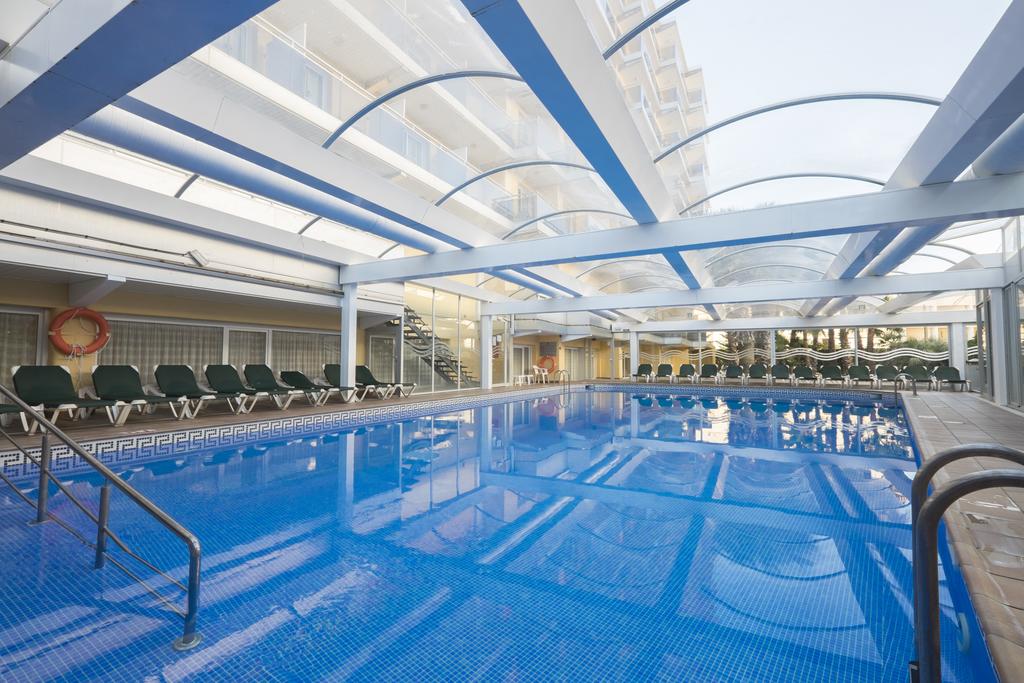Piscină interioară