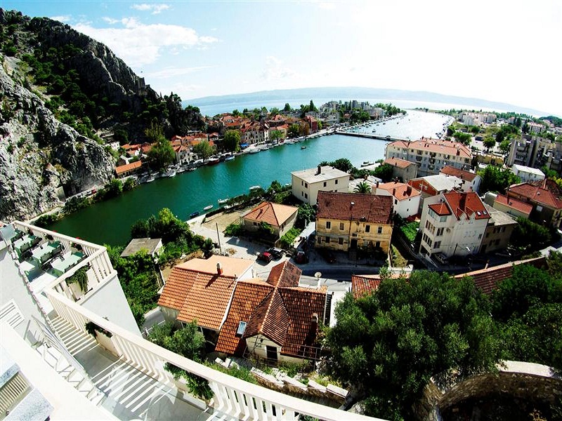 croatia_hotel_villa_dvor_omis_009_site.jpg