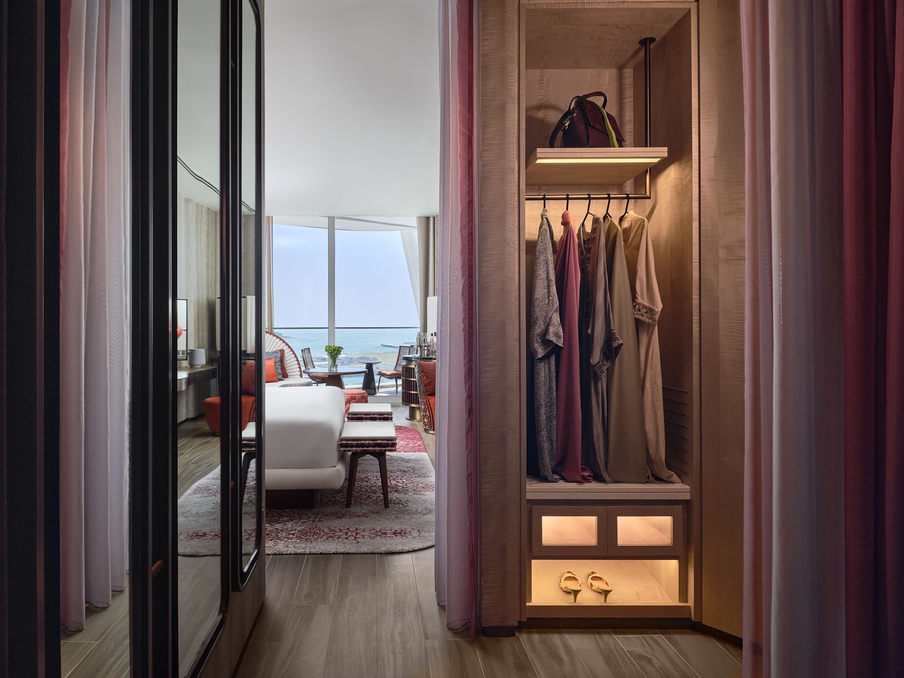 Spectacular Room