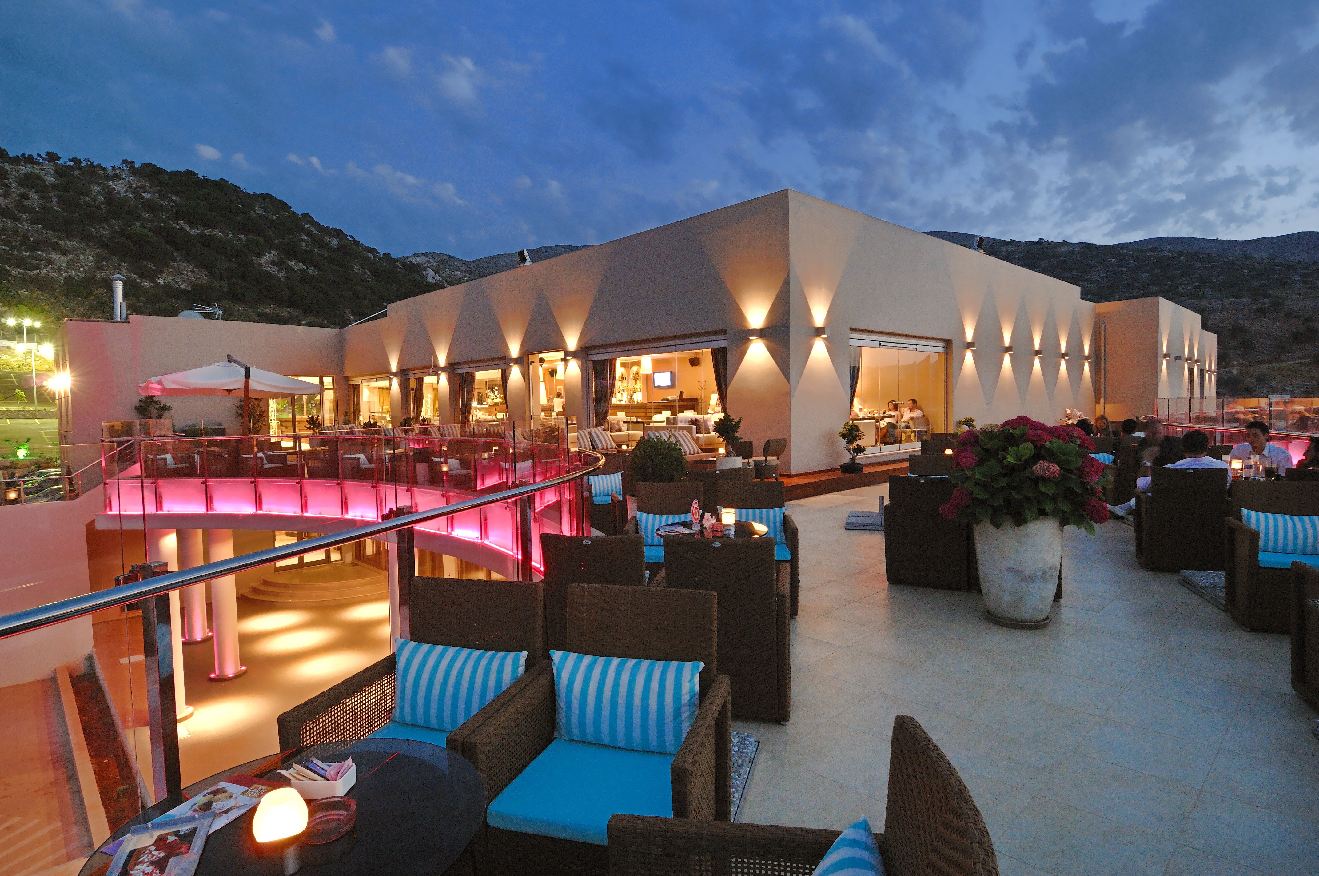 Main Bar 
