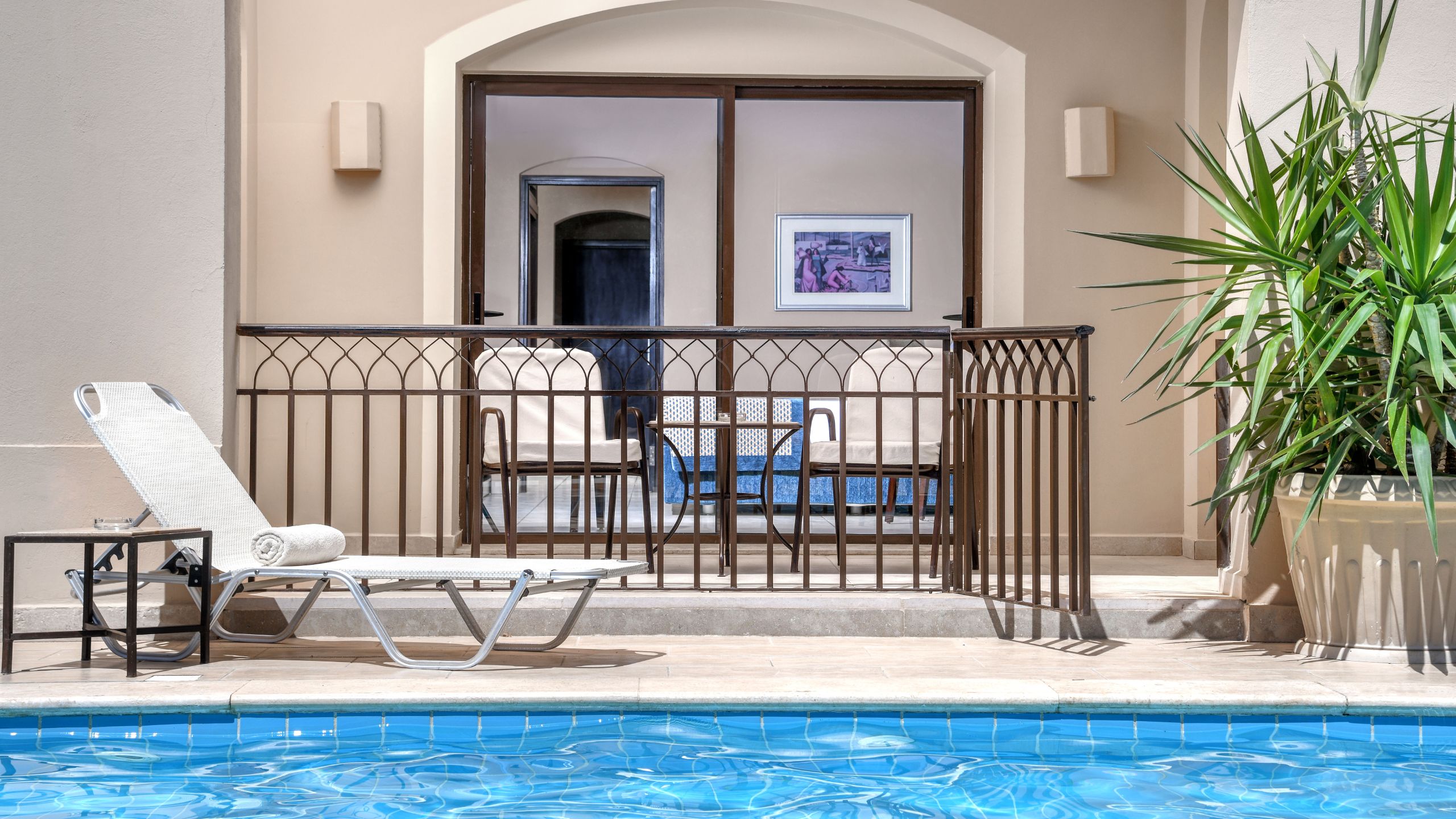 Deluxe Family Swim Up Room