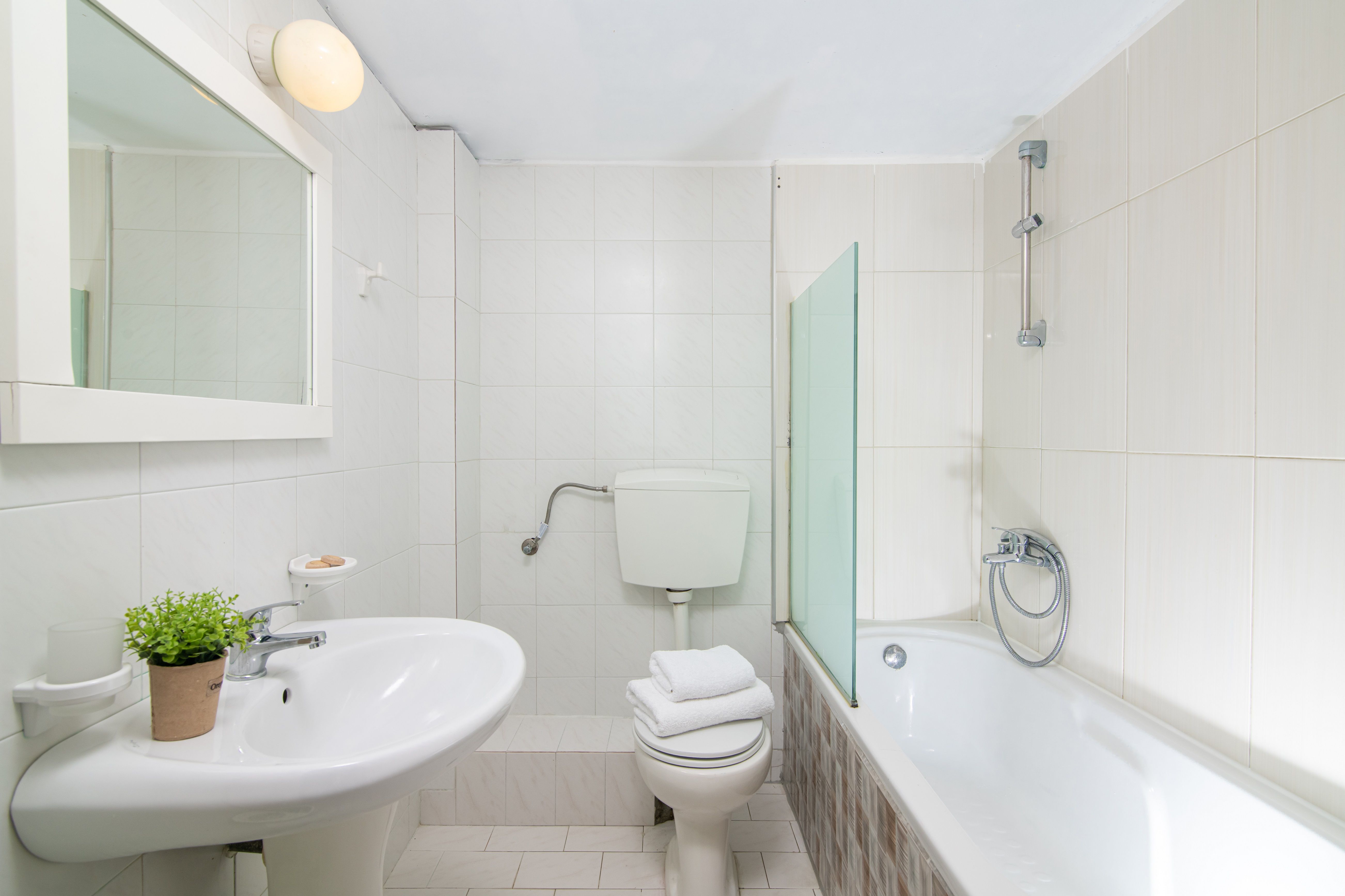 One Bedroom Apartment with Garden or Pool View