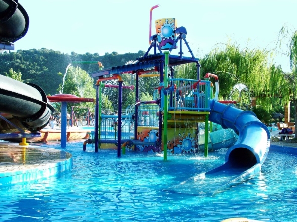 Corfu, Hotel Aqualand Resort, aquapark, tobogan copii.jpg