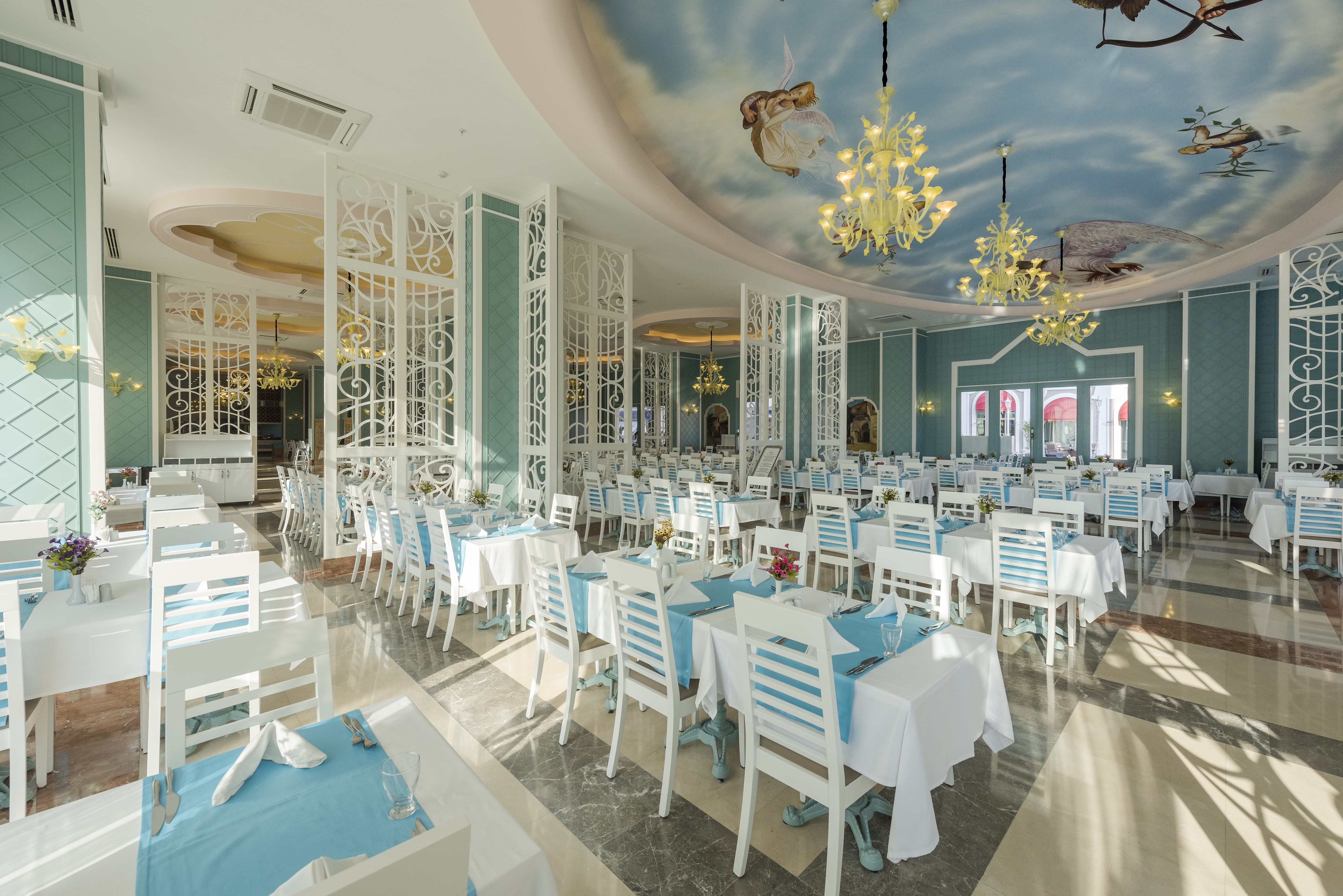 MAIN RESTAURANT