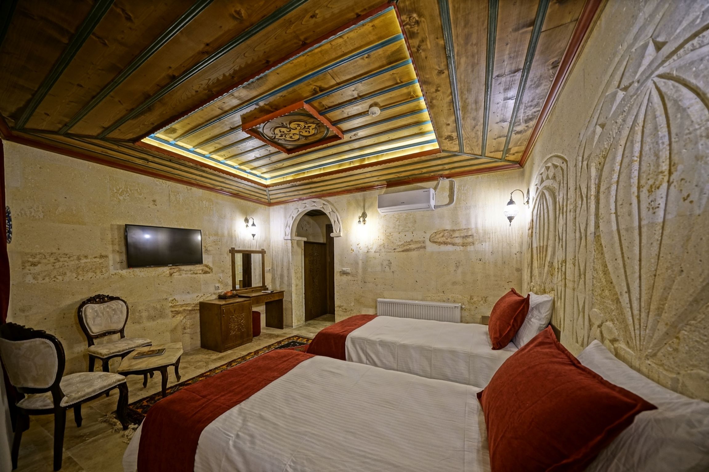STANDARD TWIN ROOM