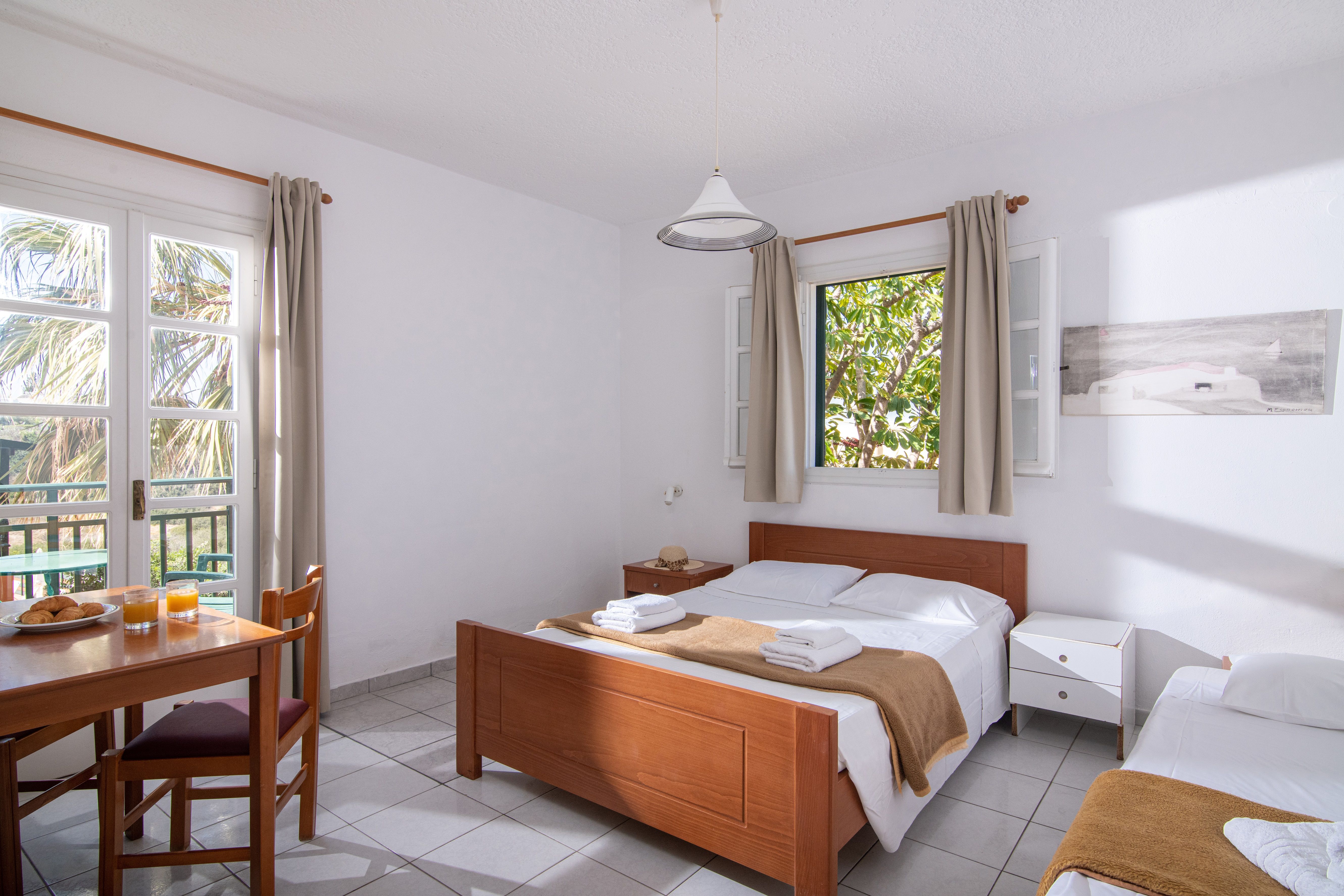 Triple Studio with Mountain or Garden View