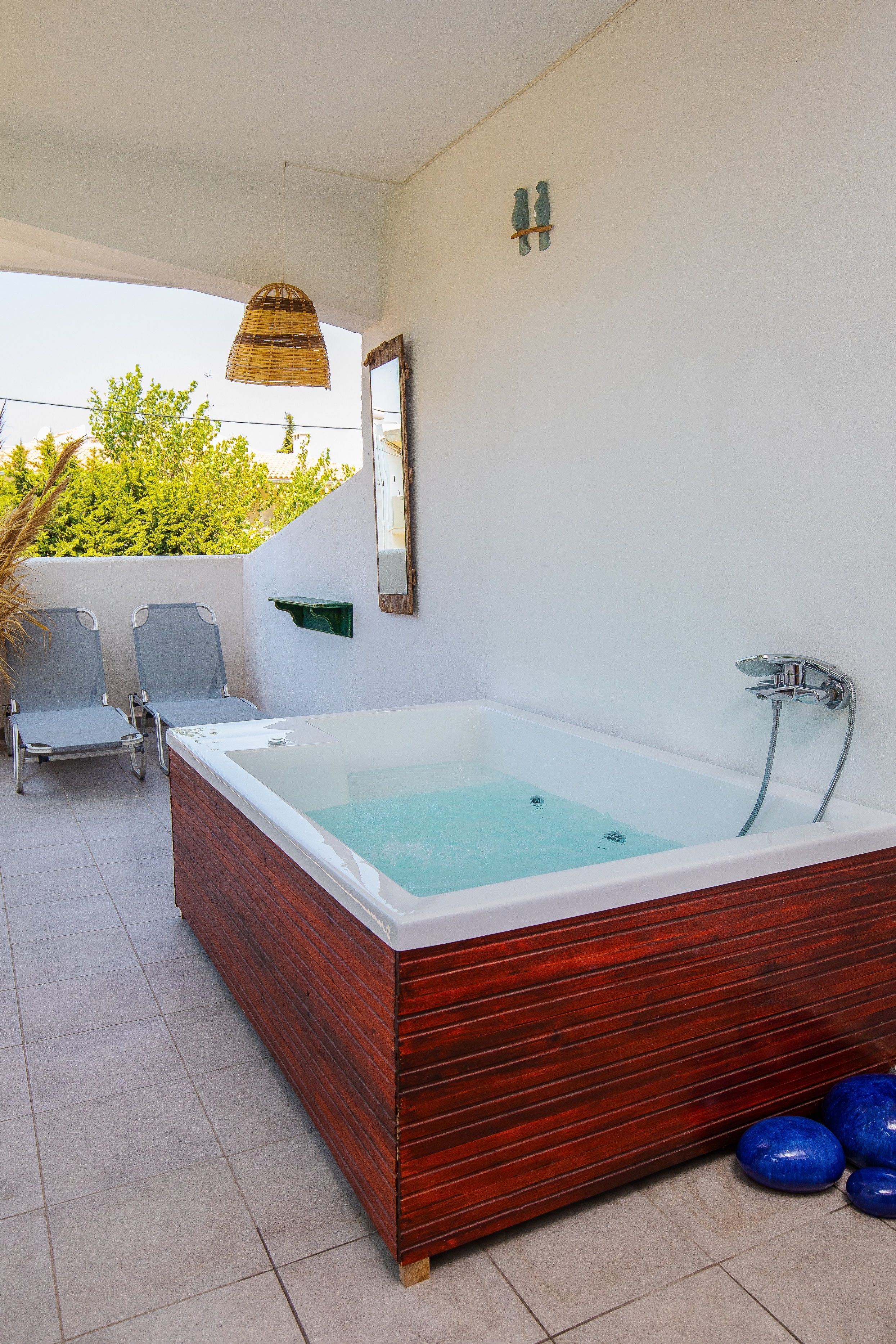 CLASSIC ROOM WITH JACUZZI BALCONY