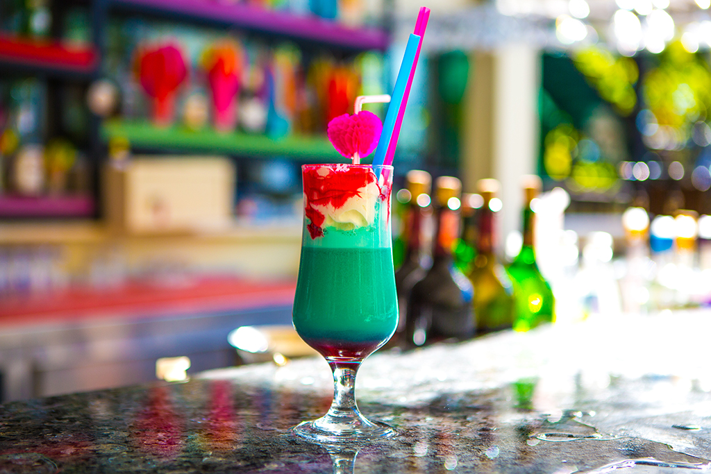 POOL BAR
