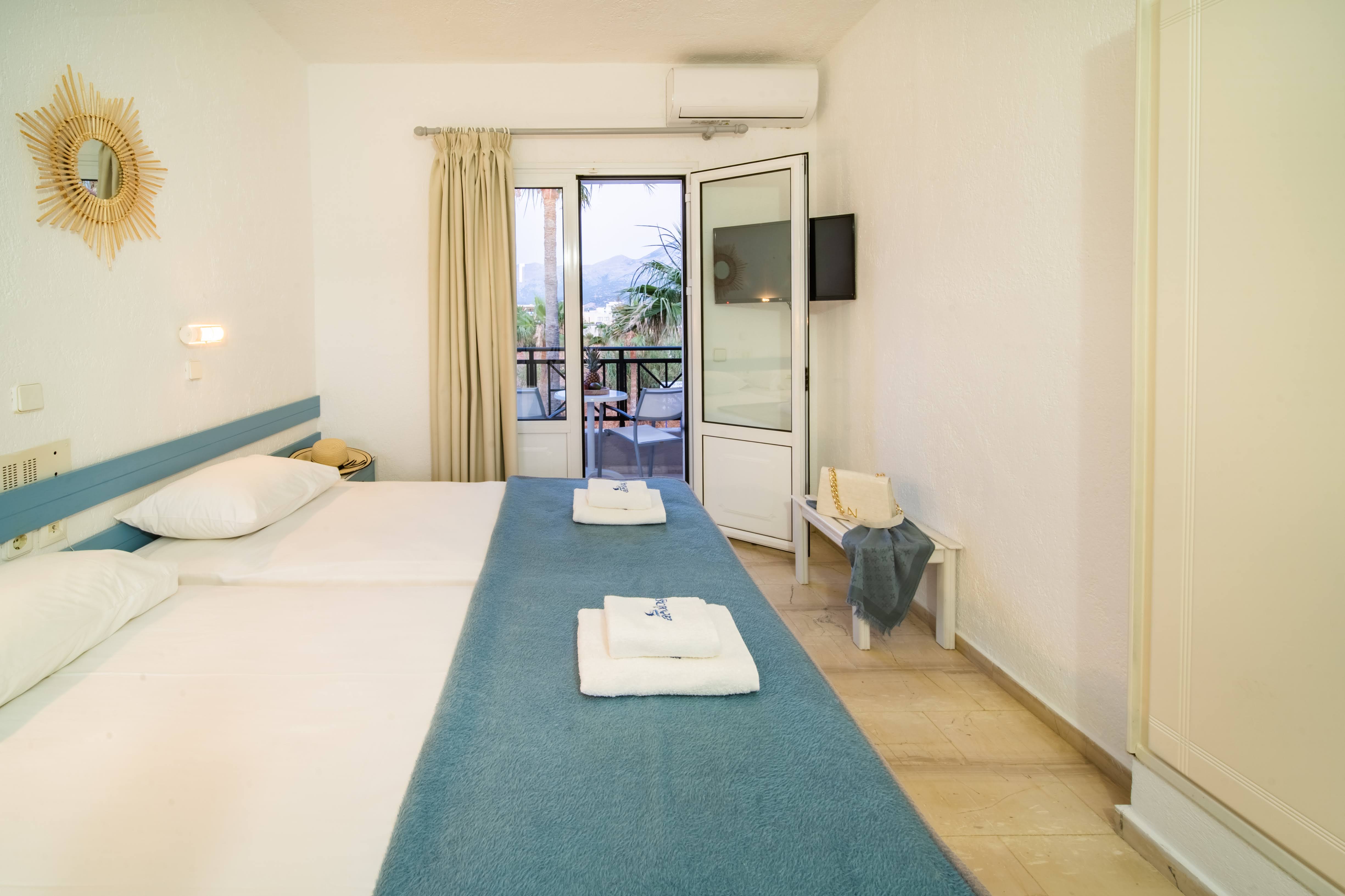 ROOM STANDARD DOUBLE SIDESEAVIEW BALCONY OR TERRACE 
