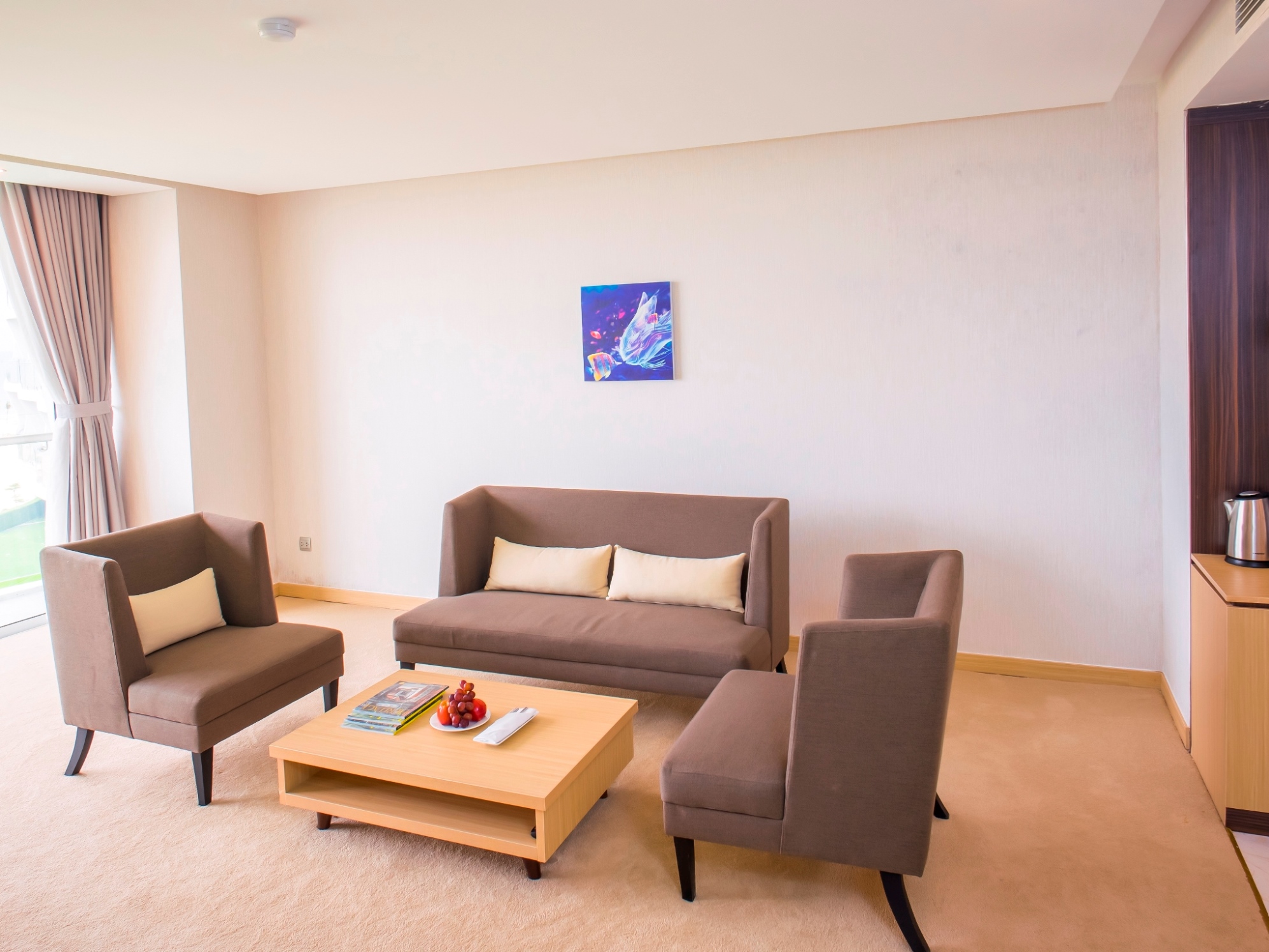 EXECUTIVE SUITE WITH BALCONY